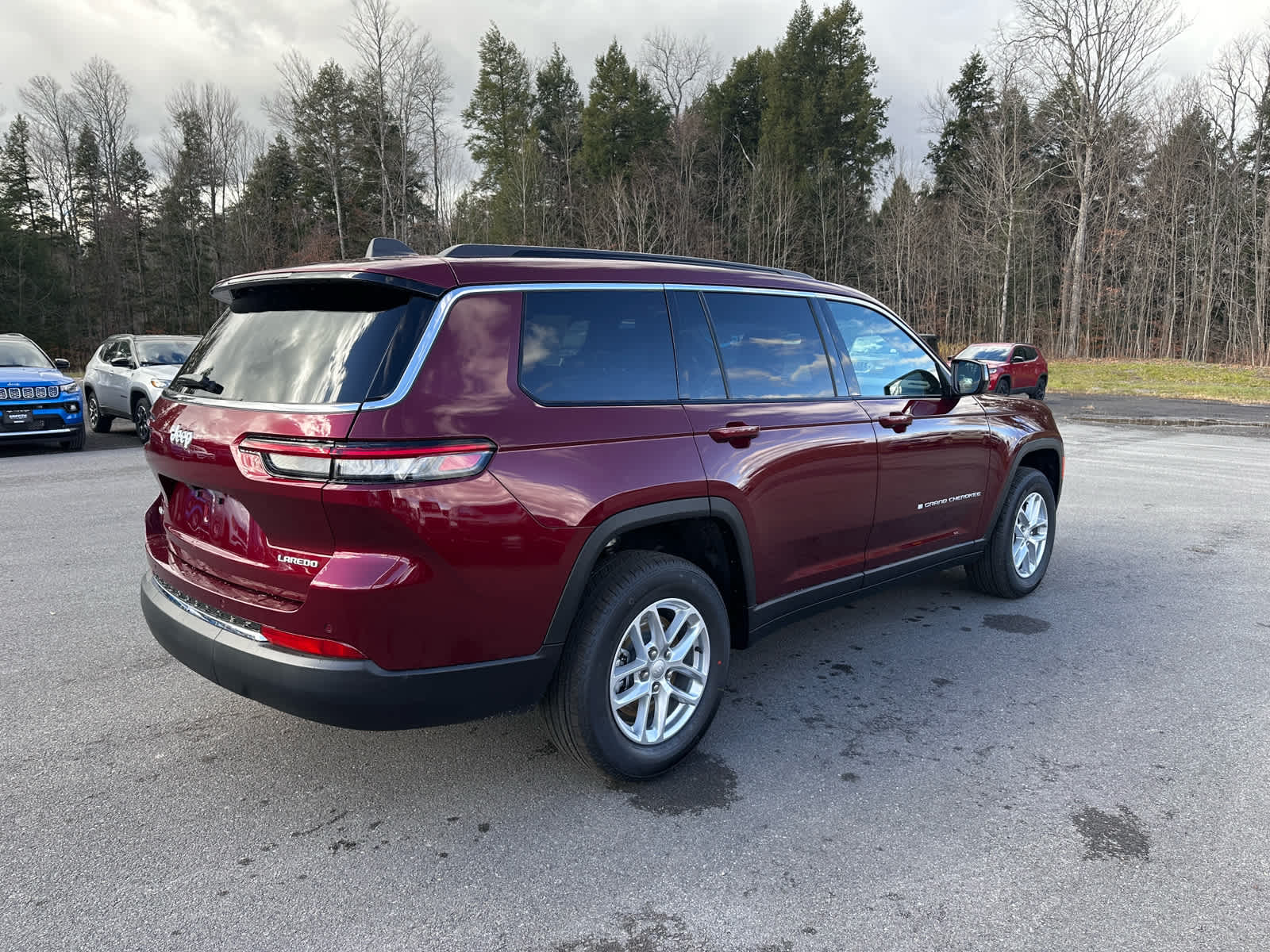 2025 Jeep Grand Cherokee GRAND CHEROKEE L LAREDO X 4X4