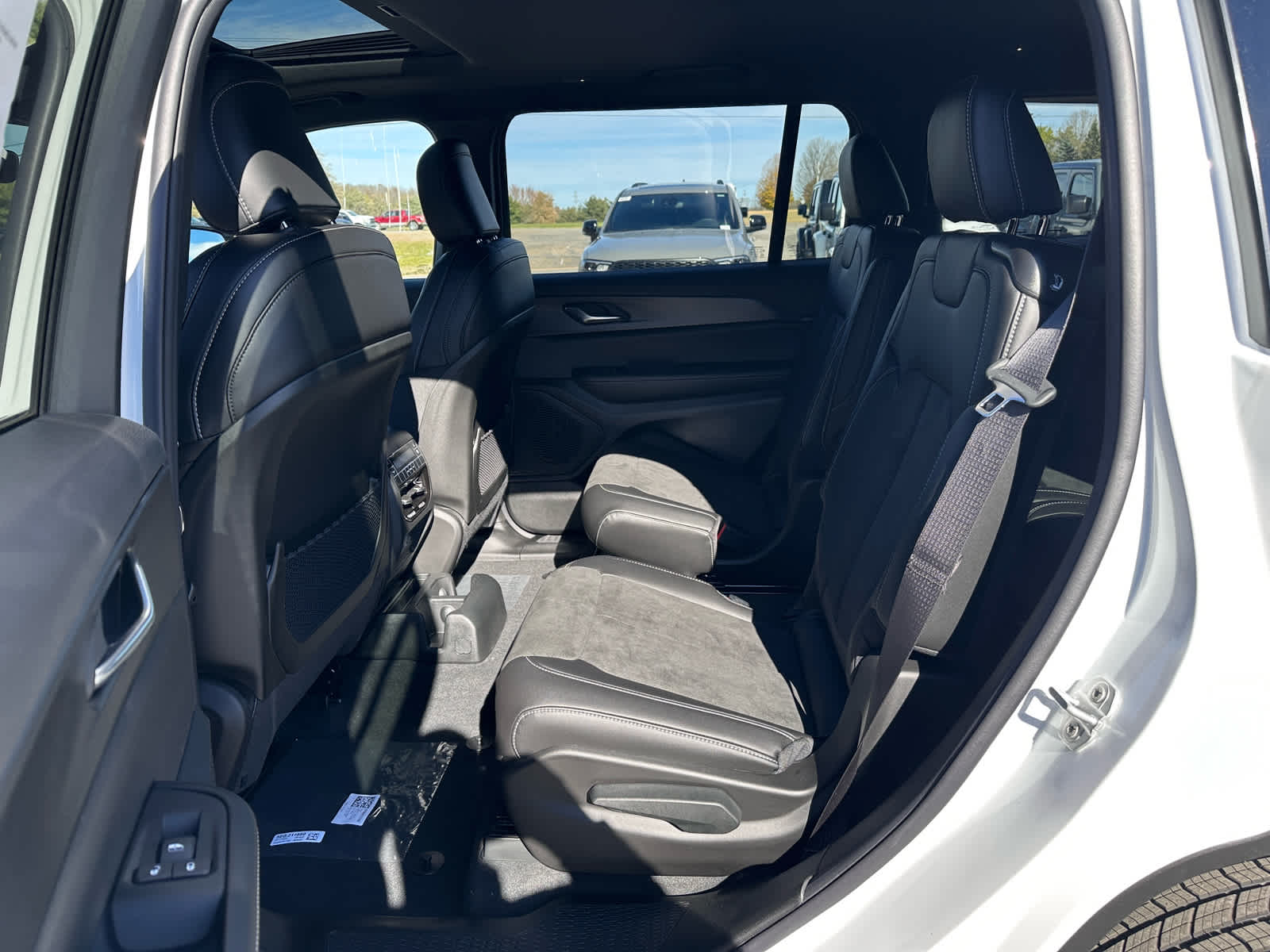 2025 Jeep Grand Cherokee GRAND CHEROKEE L ALTITUDE X 4X4