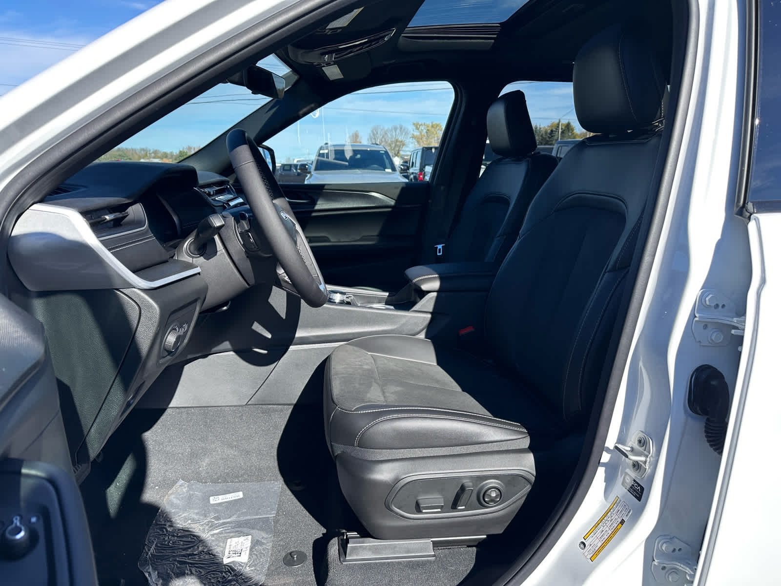 2025 Jeep Grand Cherokee GRAND CHEROKEE L ALTITUDE X 4X4