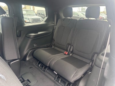 2025 Jeep Grand Cherokee GRAND CHEROKEE L LAREDO X 4X4