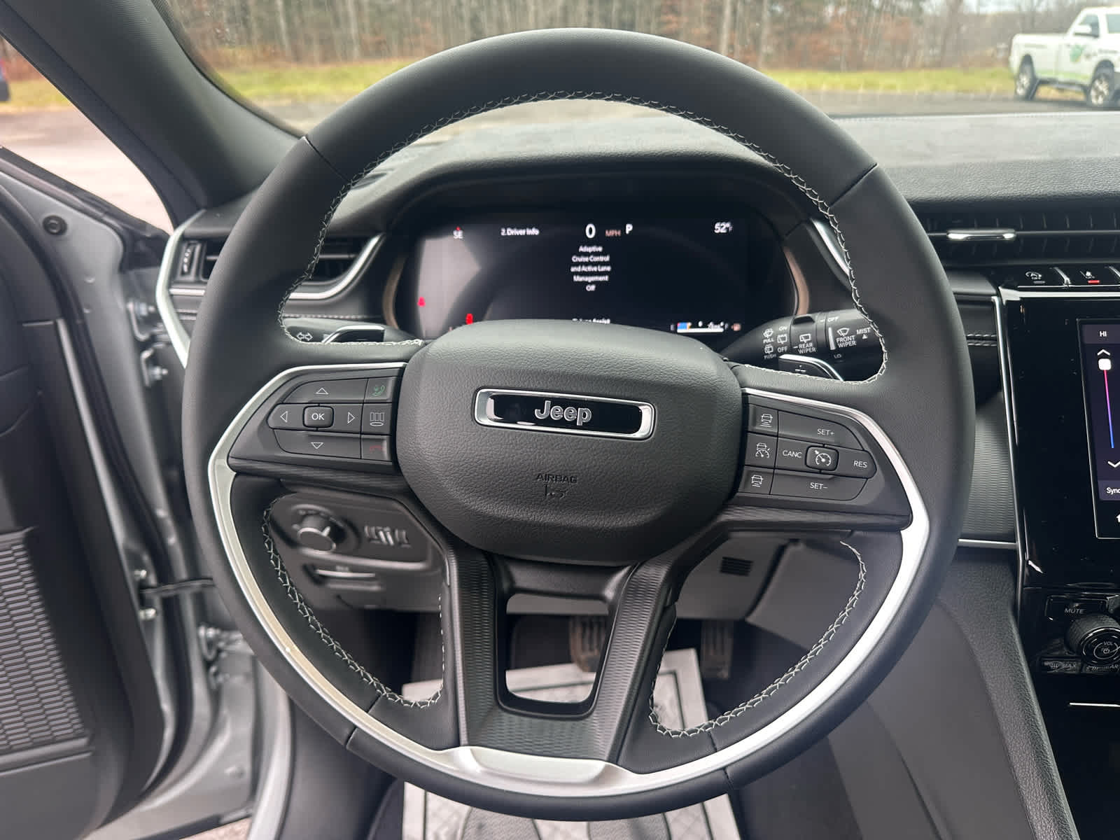 2025 Jeep Grand Cherokee GRAND CHEROKEE L LAREDO X 4X4