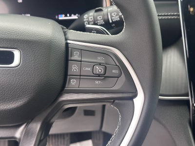 2025 Jeep Grand Cherokee GRAND CHEROKEE L LAREDO X 4X4