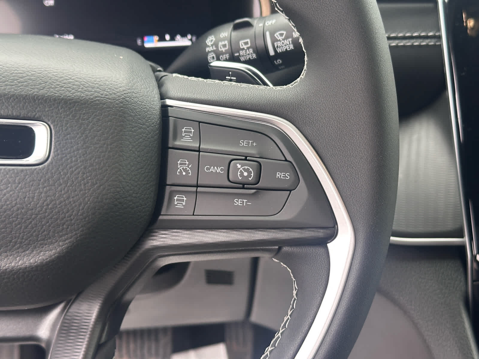 2025 Jeep Grand Cherokee GRAND CHEROKEE L LAREDO X 4X4