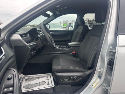 2025 Jeep Grand Cherokee GRAND CHEROKEE L LAREDO X 4X4