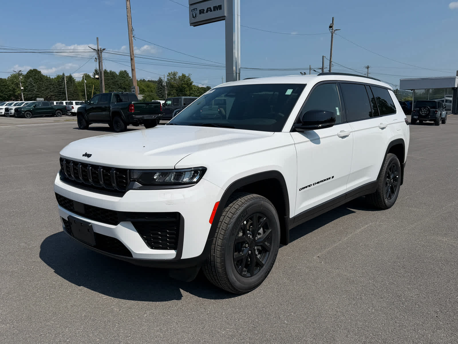 2026 Jeep Grand Cherokee GRAND CHEROKEE L LAREDO ALTITUDE 4X4