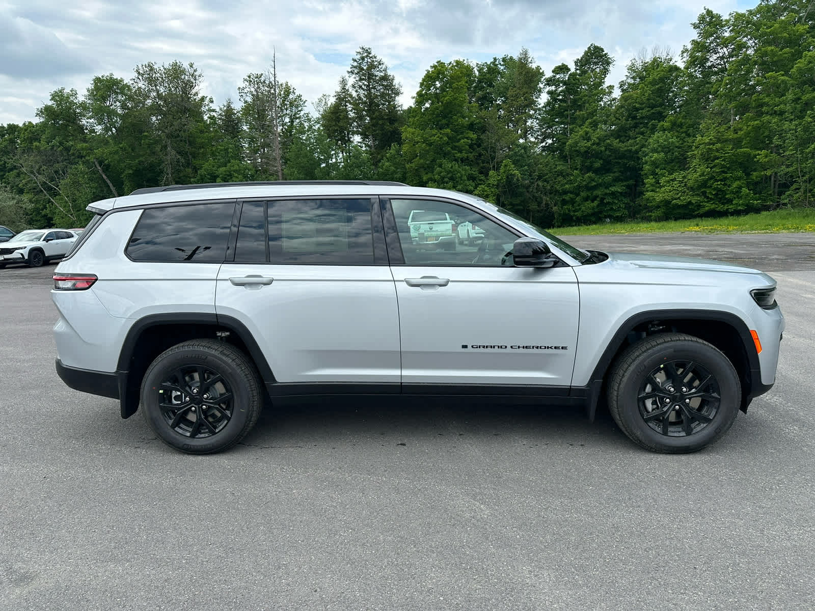 2026 Jeep Grand Cherokee GRAND CHEROKEE L LAREDO ALTITUDE 4X4