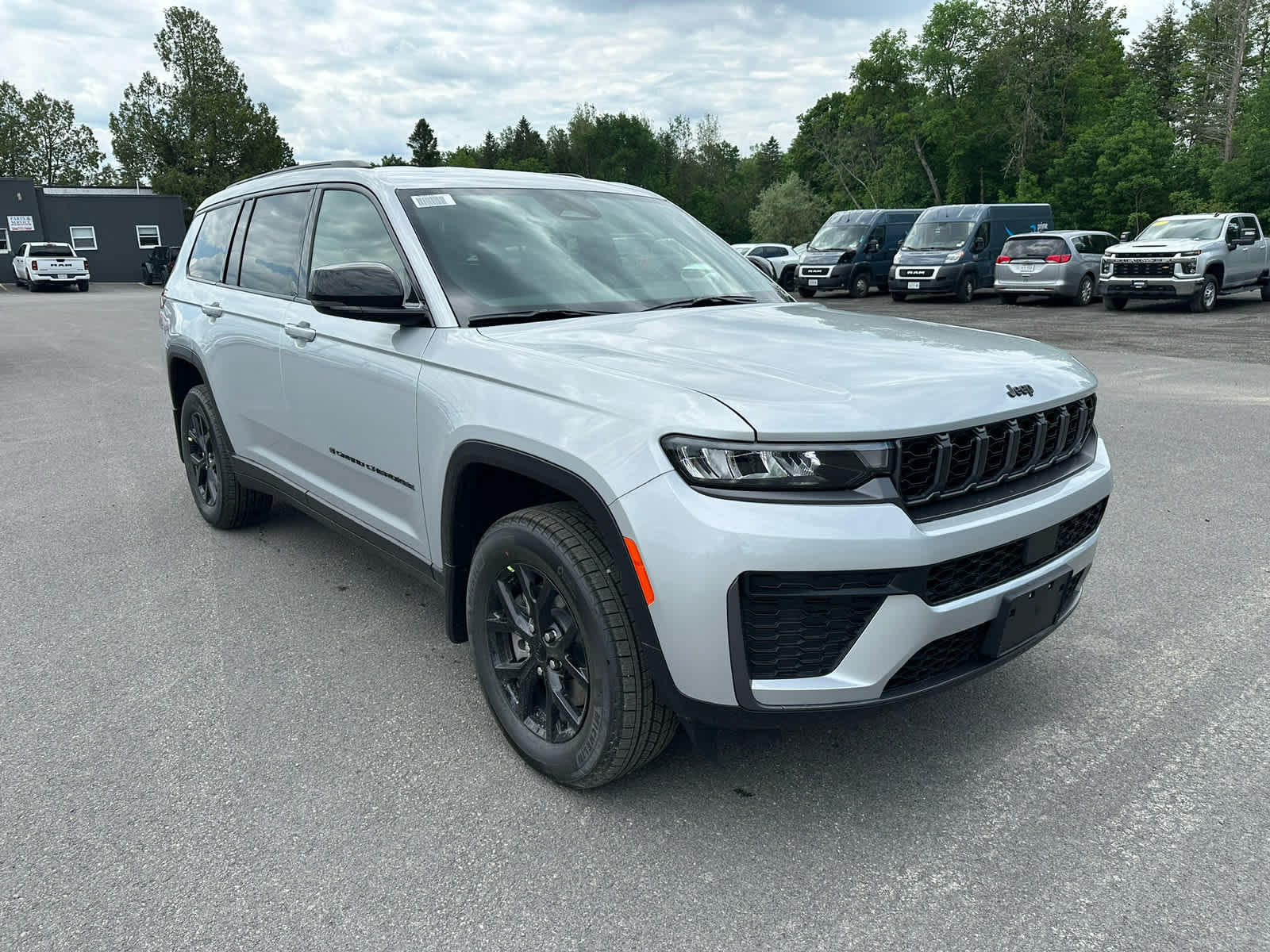 2026 Jeep Grand Cherokee GRAND CHEROKEE L LAREDO ALTITUDE 4X4