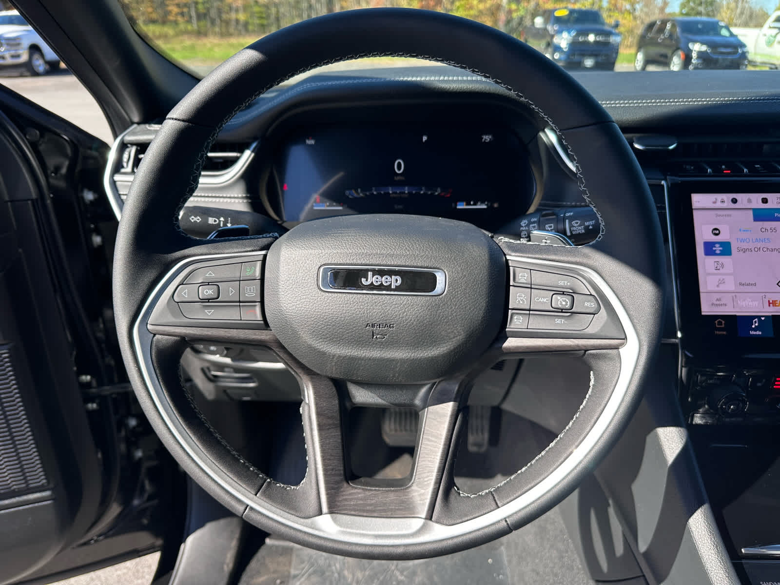 2025 Jeep Grand Cherokee GRAND CHEROKEE L LIMITED 4X4