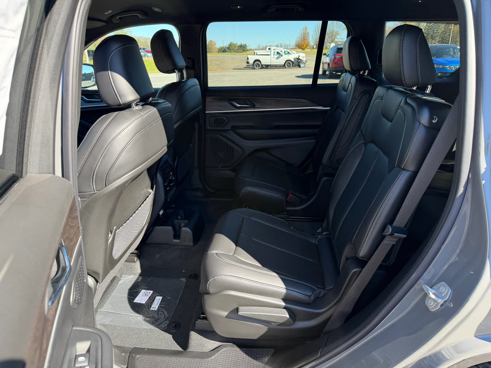 2027 Jeep Grand Cherokee GRAND CHEROKEE L LIMITED 4X4