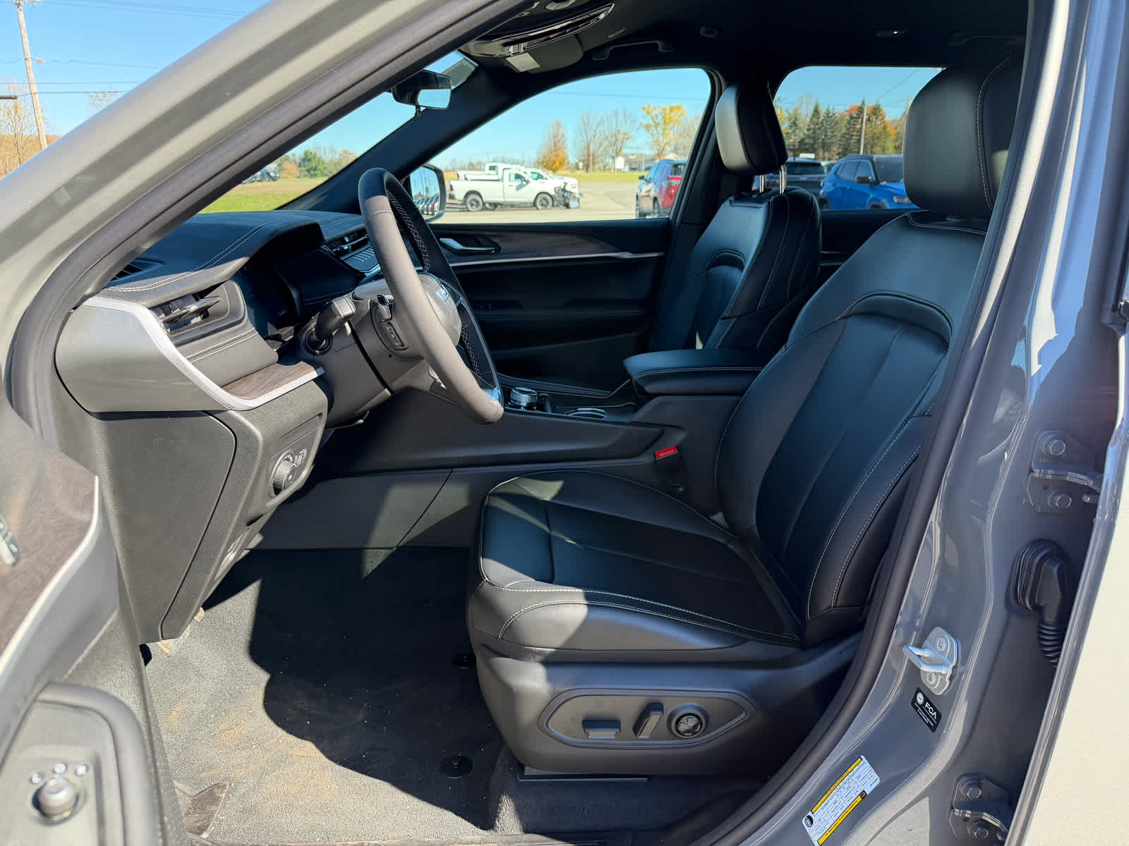 2027 Jeep Grand Cherokee GRAND CHEROKEE L LIMITED 4X4