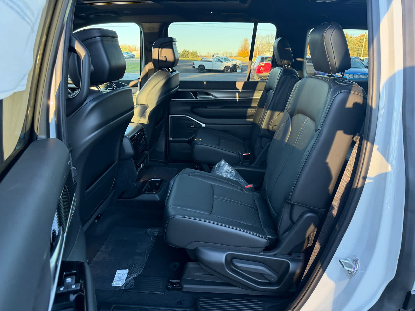 2027 Jeep Grand Wagoneer GRAND WAGONEER UPLAND 4X4