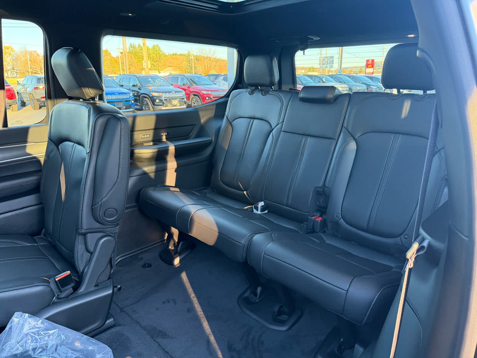 2027 Jeep Grand Wagoneer GRAND WAGONEER UPLAND 4X4