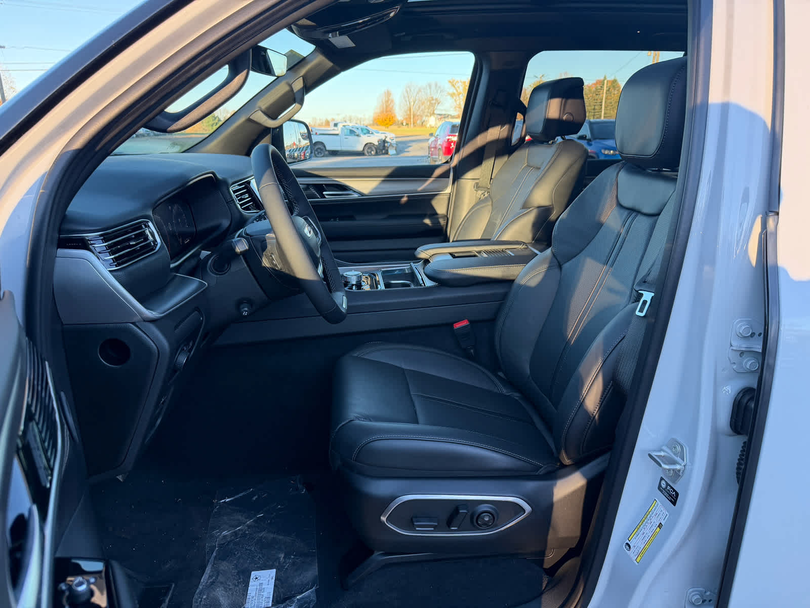 2027 Jeep Grand Wagoneer GRAND WAGONEER UPLAND 4X4