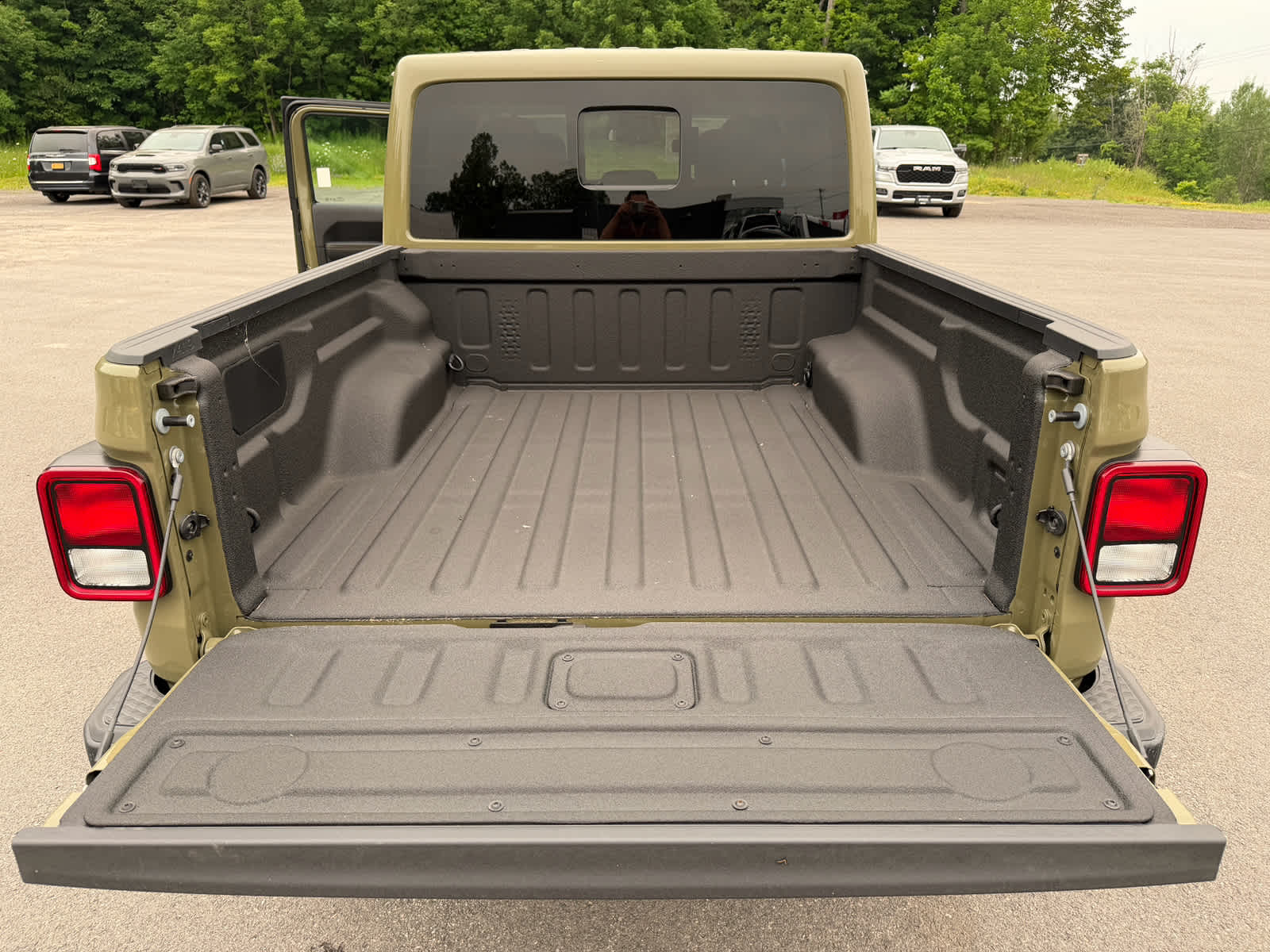 2026 Jeep Gladiator GLADIATOR SAHARA 4X4