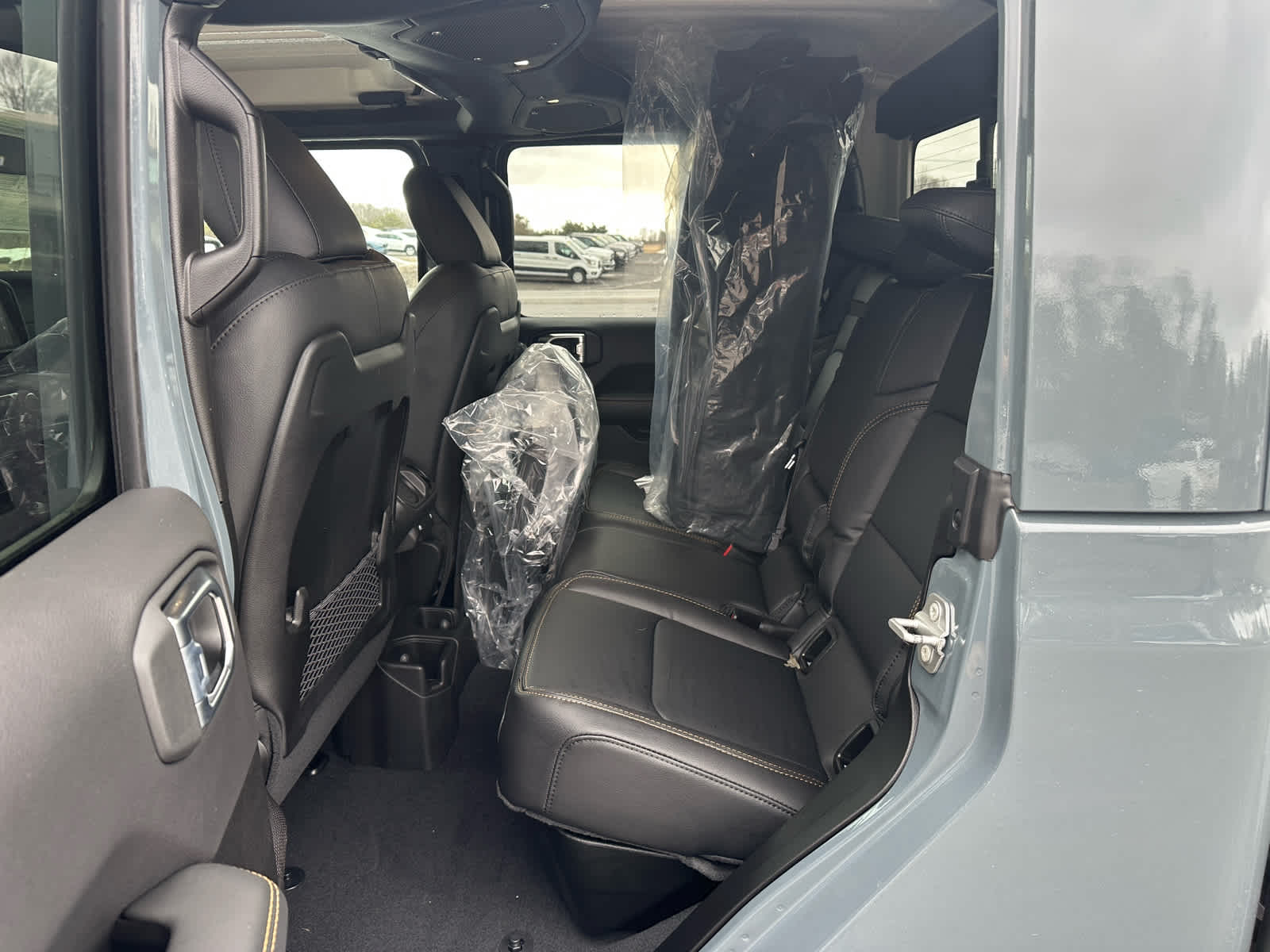 2026 Jeep Gladiator GLADIATOR SAHARA 4X4