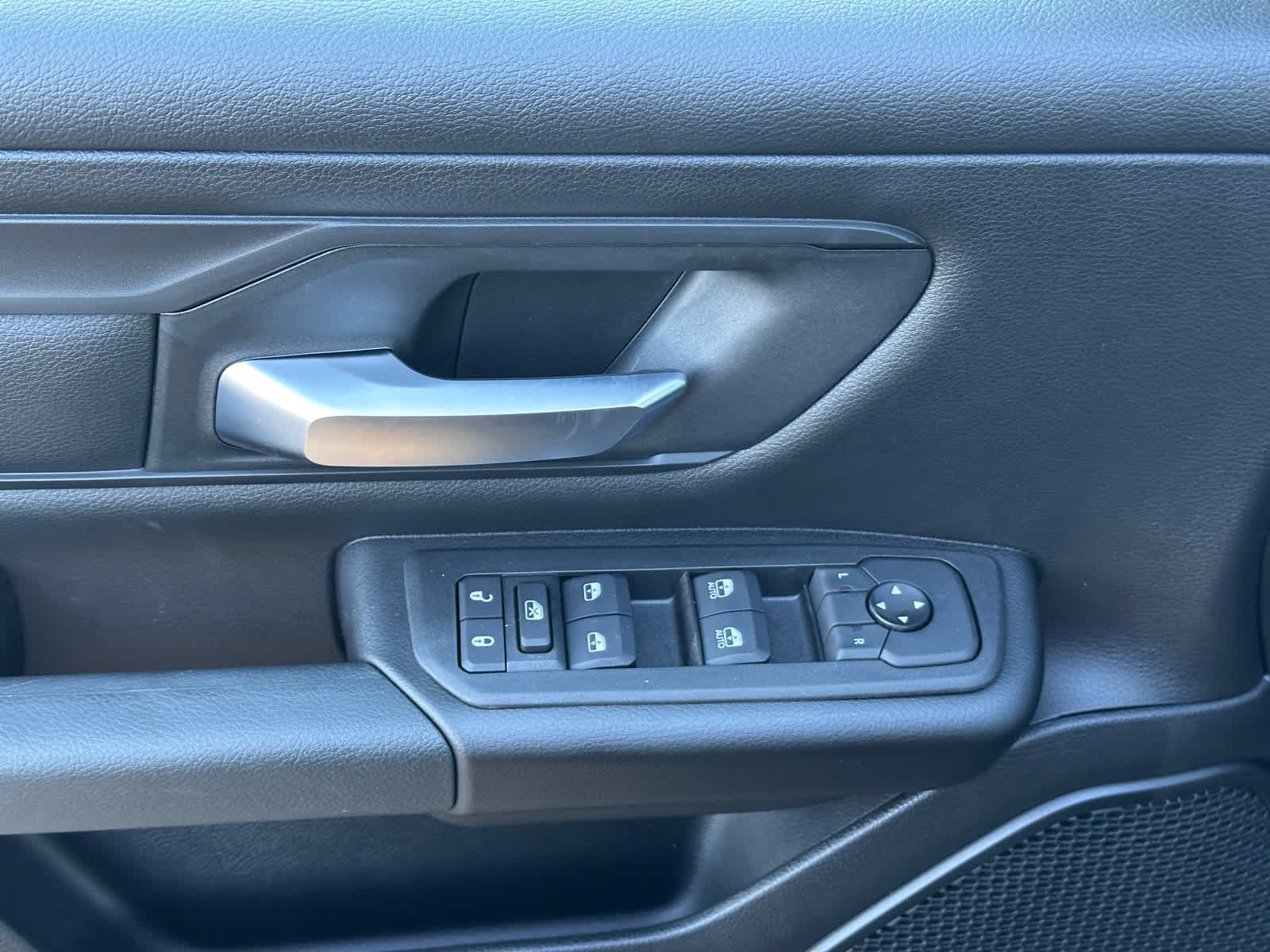 2026 RAM Ram 1500 RAM 1500 TRADESMAN CREW CAB 4X4 5'7' BOX