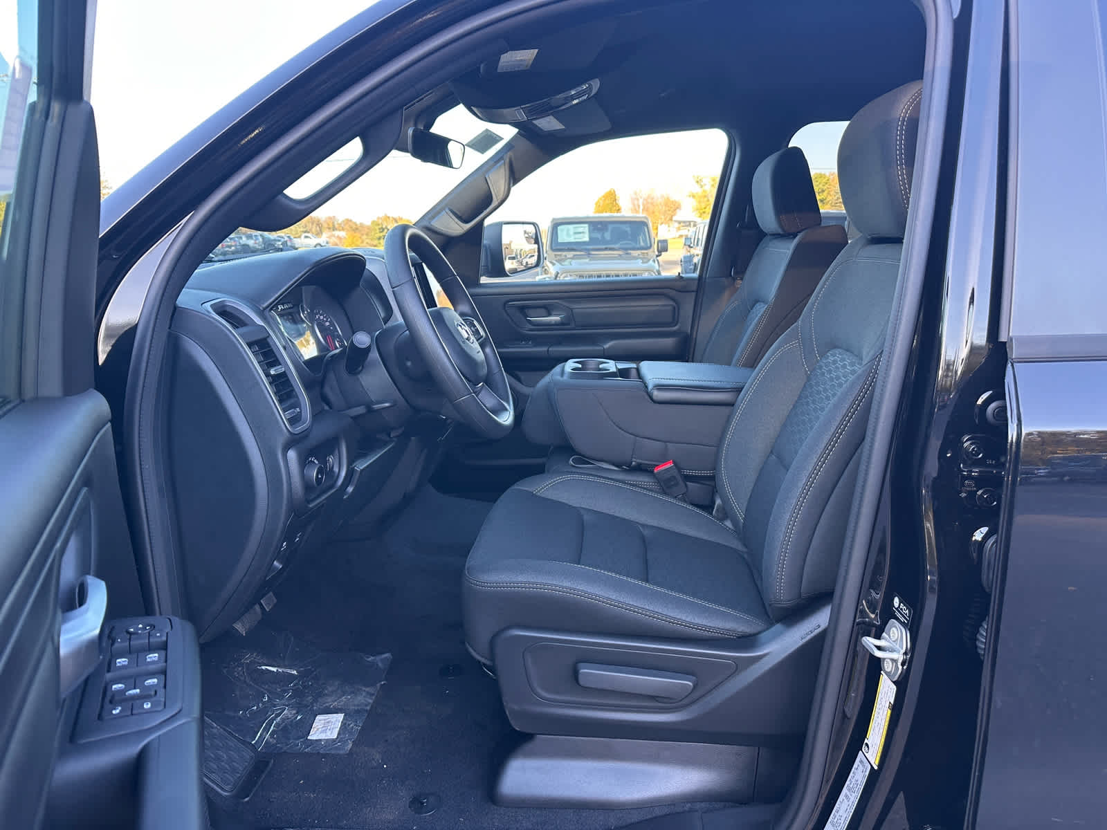 2026 RAM Ram 1500 RAM 1500 TRADESMAN CREW CAB 4X4 5'7' BOX