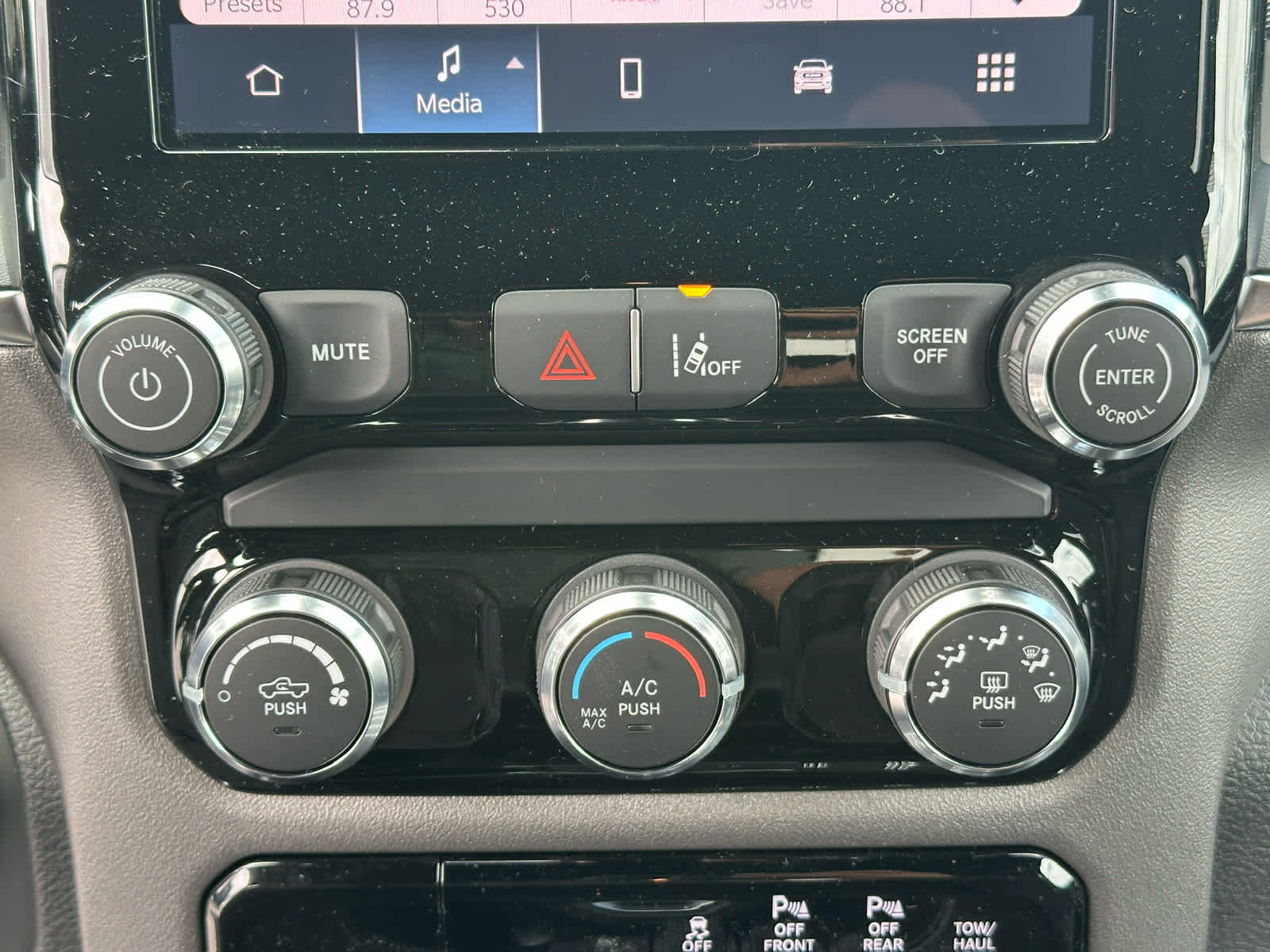 2026 RAM Ram 1500 RAM 1500 EXPRESS CREW CAB 4X4 5'7' BOX