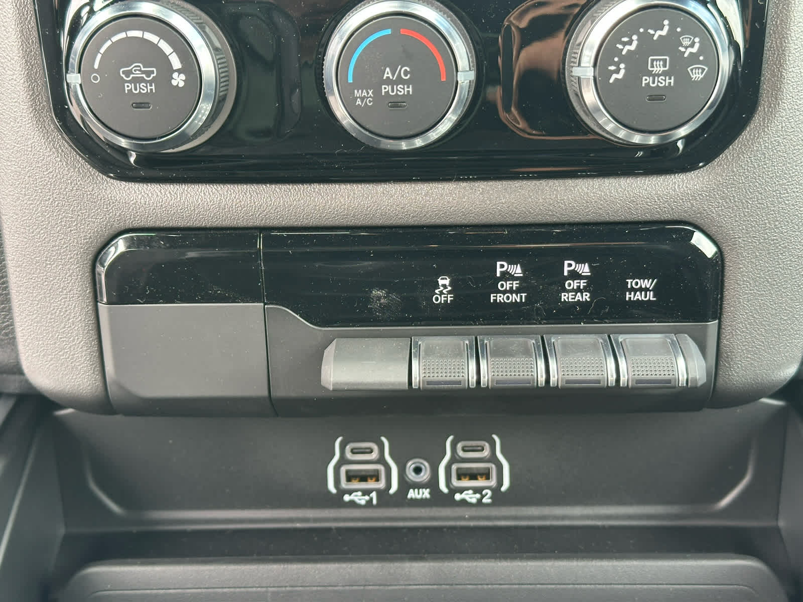 2026 RAM Ram 1500 RAM 1500 EXPRESS CREW CAB 4X4 5'7' BOX