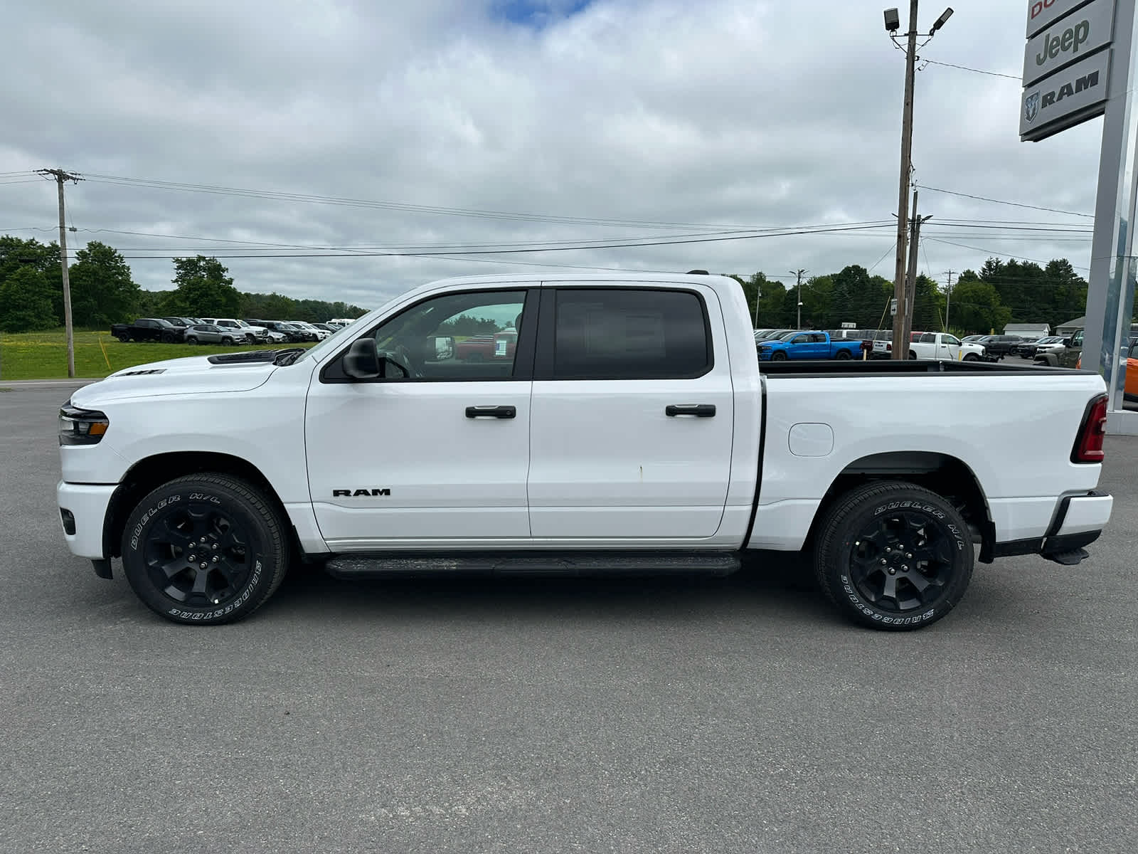 2026 RAM Ram 1500 RAM 1500 EXPRESS CREW CAB 4X4 5'7' BOX
