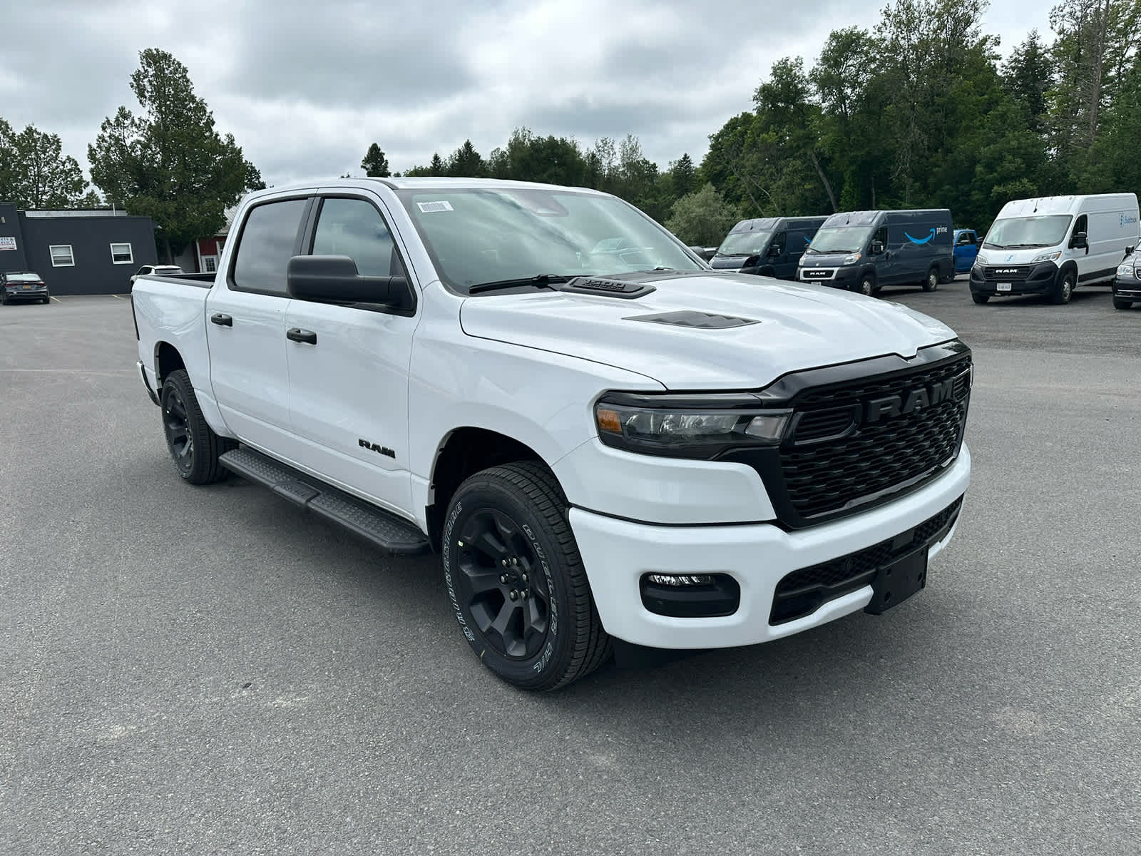 2026 RAM Ram 1500 RAM 1500 EXPRESS CREW CAB 4X4 5'7' BOX