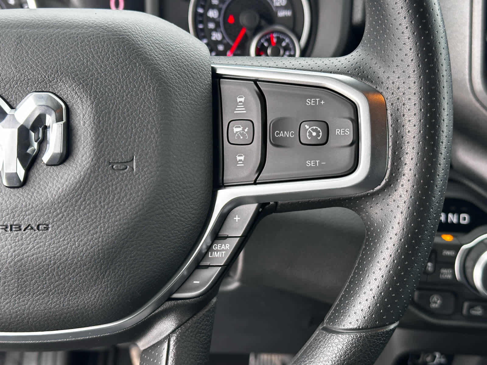 2026 RAM Ram 1500 RAM 1500 TRADESMAN CREW CAB 4X4 5'7' BOX