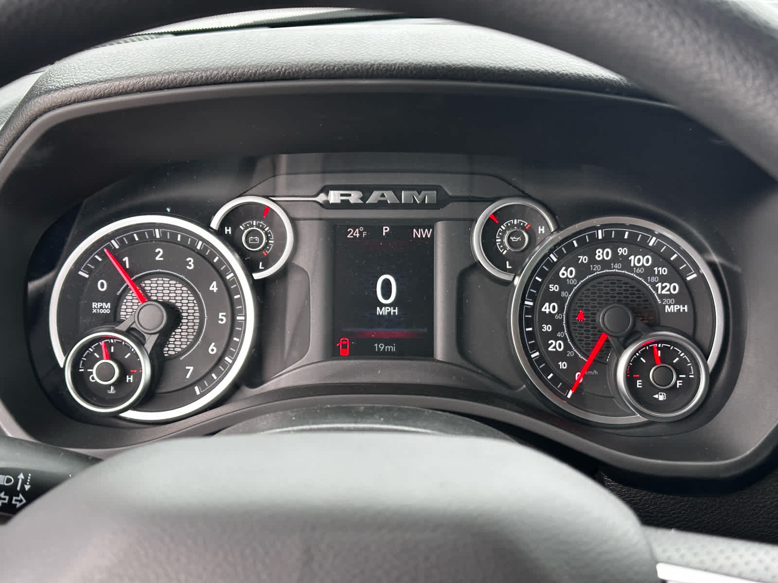 2026 RAM Ram 1500 RAM 1500 TRADESMAN CREW CAB 4X4 5'7' BOX