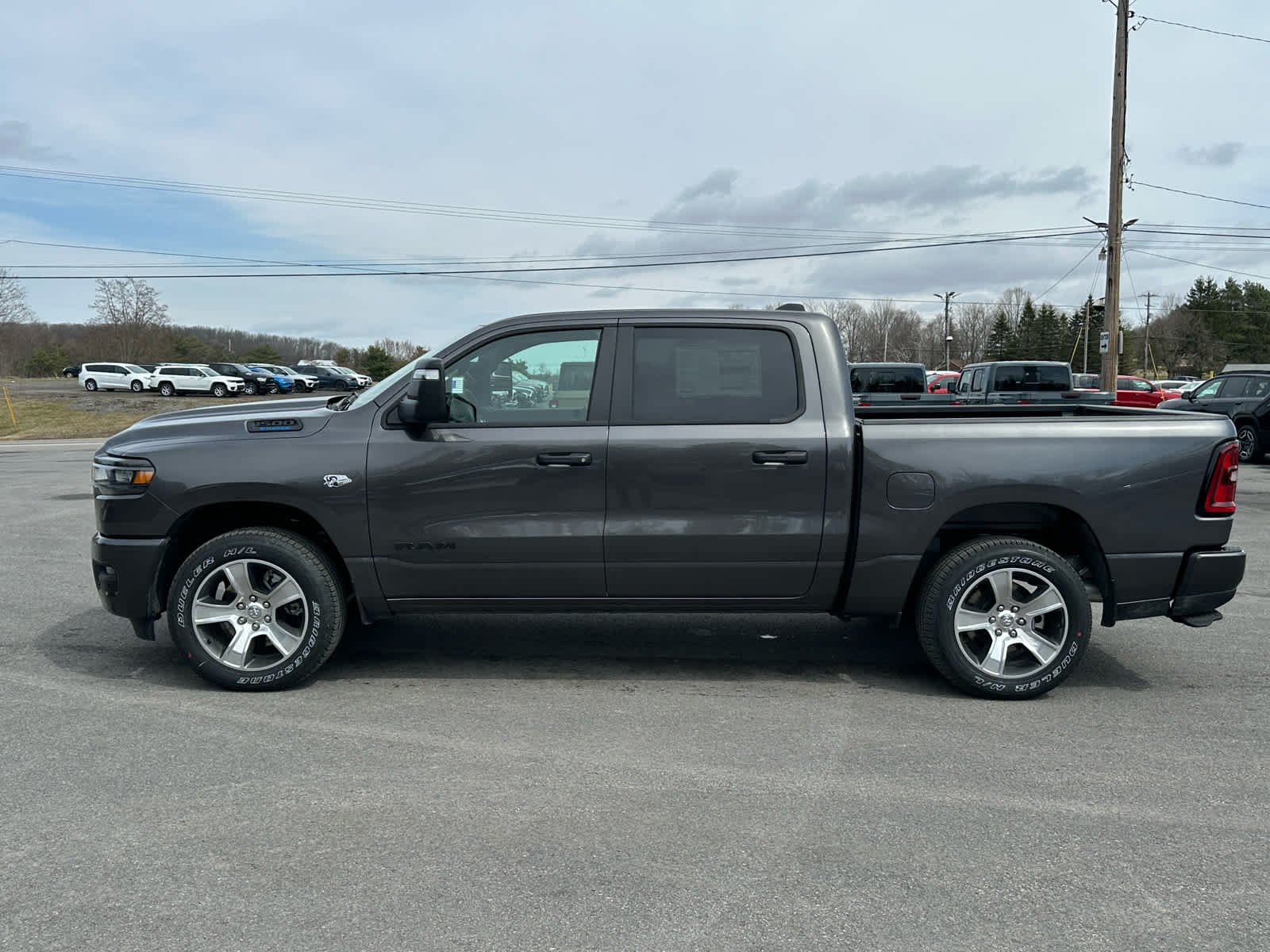 2026 RAM Ram 1500 RAM 1500 EXPRESS CREW CAB 4X4 5'7' BOX