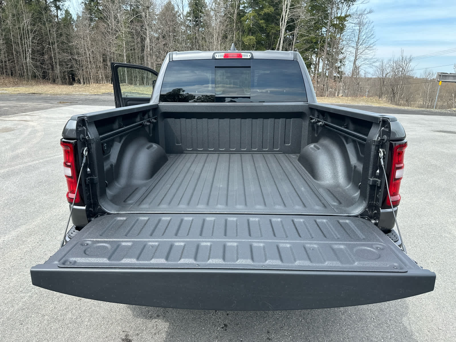 2026 RAM Ram 1500 RAM 1500 EXPRESS CREW CAB 4X4 5'7' BOX