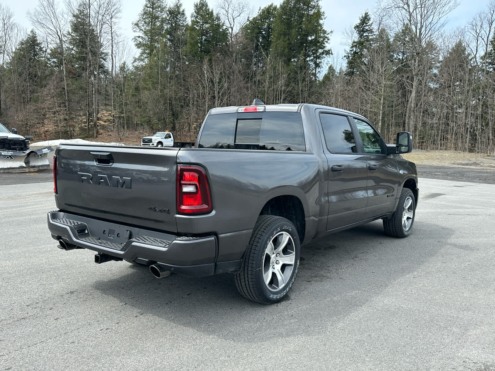 2026 RAM Ram 1500 RAM 1500 EXPRESS CREW CAB 4X4 5'7' BOX