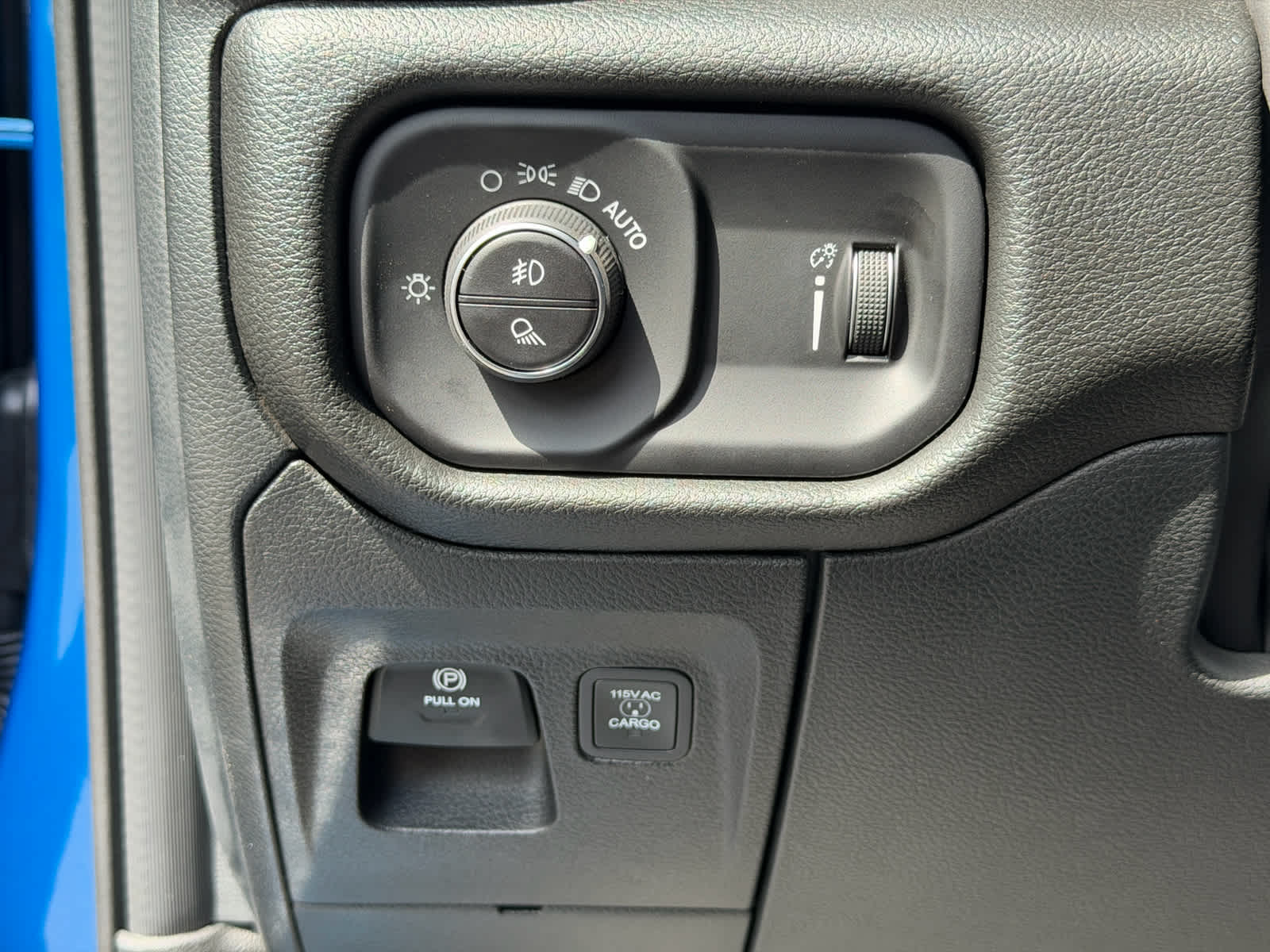 2026 RAM 1500 RAM 1500 WARLOCK CREW CAB 4X4 5'7' BOX