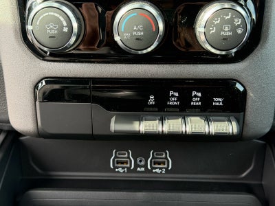 2027 RAM Ram 1500 RAM 1500 EXPRESS CREW CAB 4X4 5'7' BOX