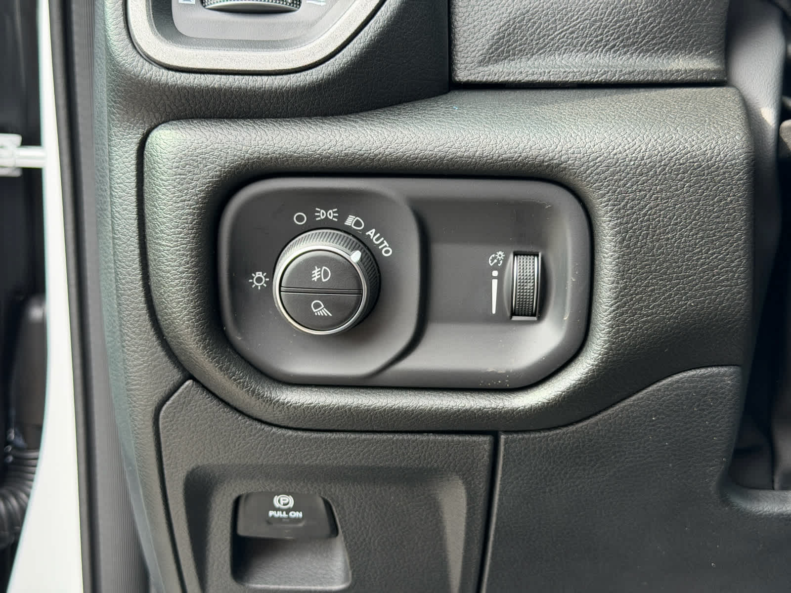 2027 RAM Ram 1500 RAM 1500 EXPRESS CREW CAB 4X4 5'7' BOX