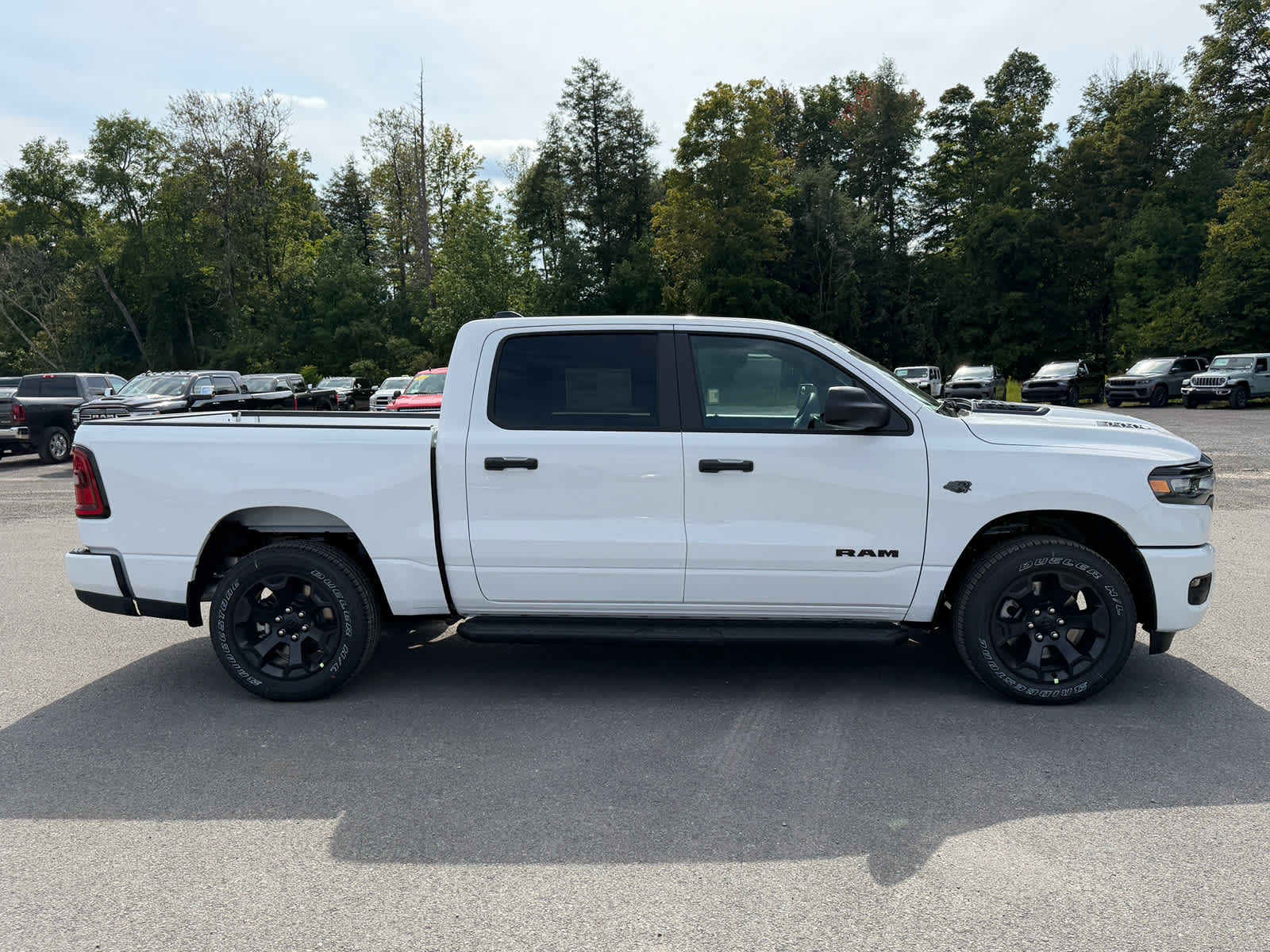 2027 RAM Ram 1500 RAM 1500 EXPRESS CREW CAB 4X4 5'7' BOX