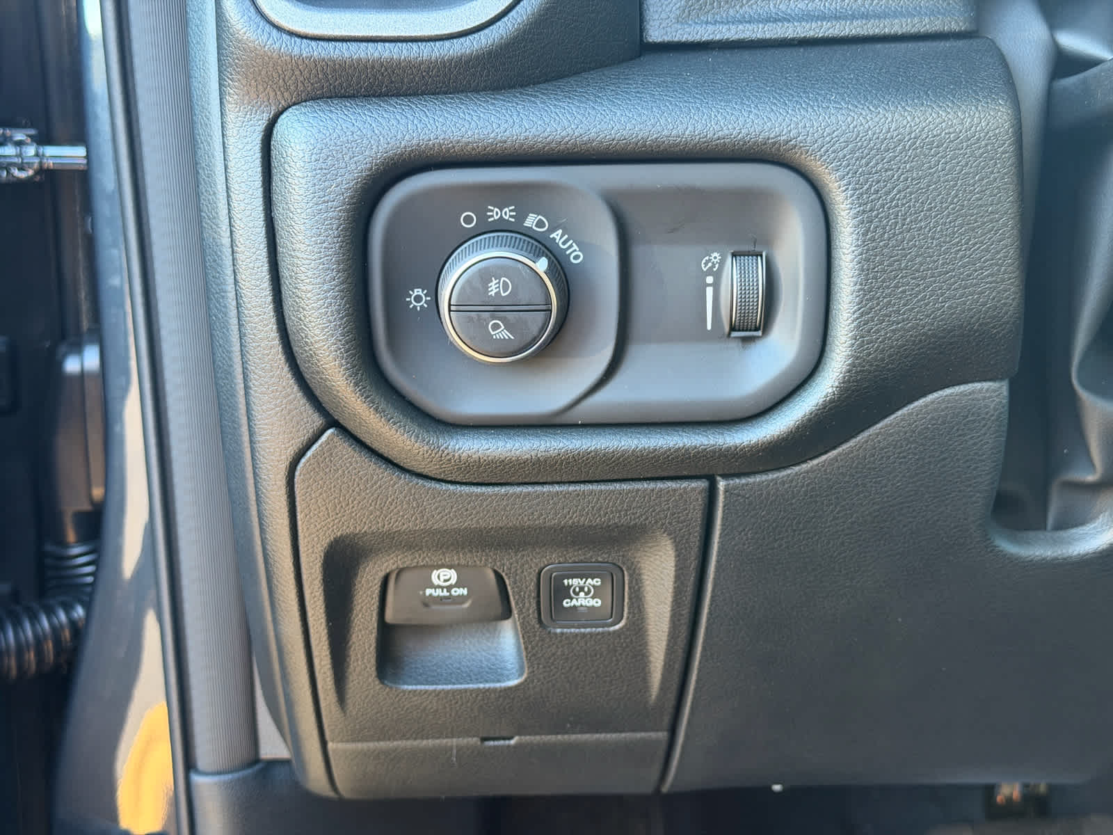 2027 RAM Ram 1500 RAM 1500 WARLOCK CREW CAB 4X4 5'7' BOX