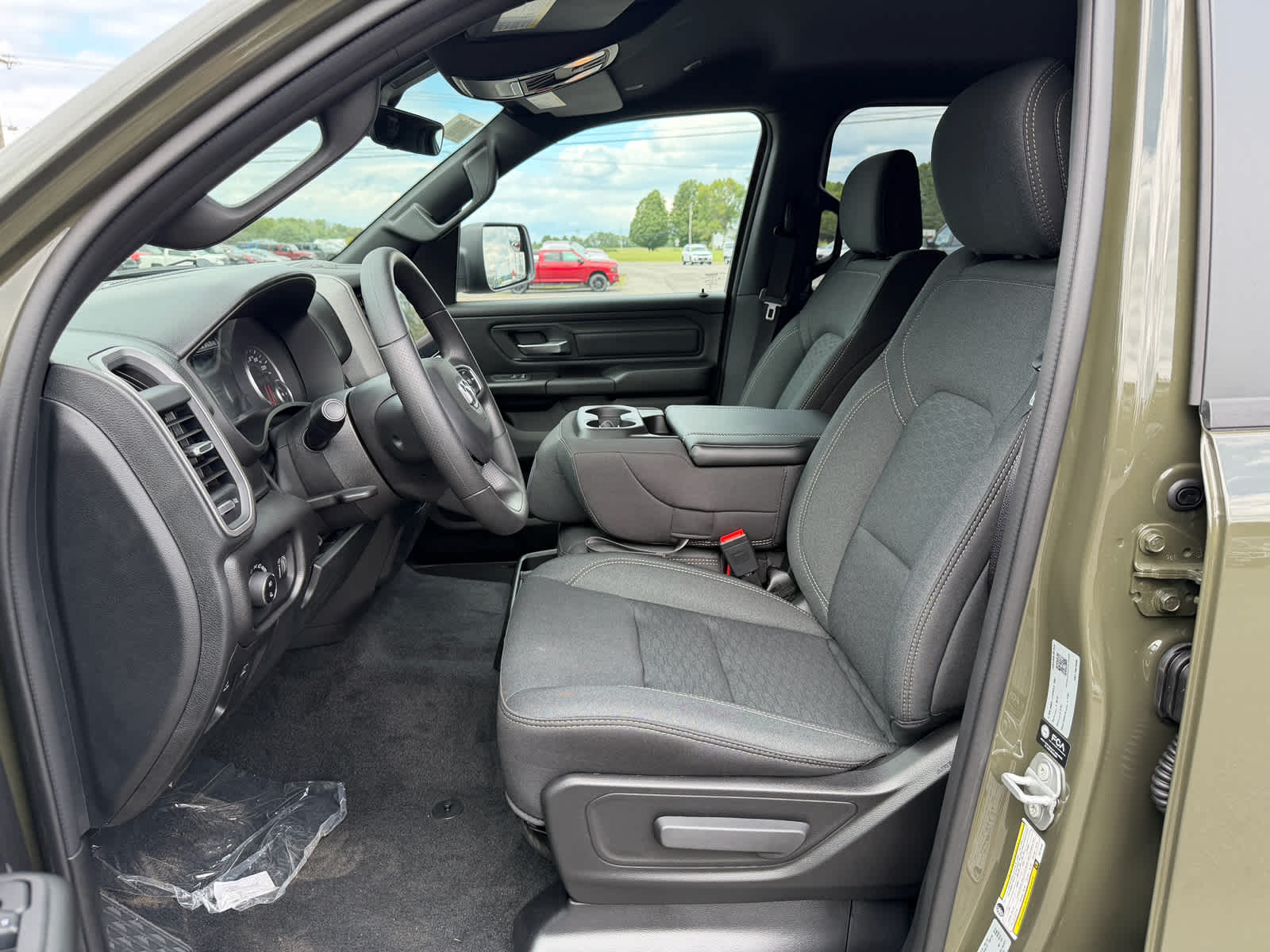 2026 RAM 1500 RAM 1500 WARLOCK CREW CAB 4X4 5'7' BOX