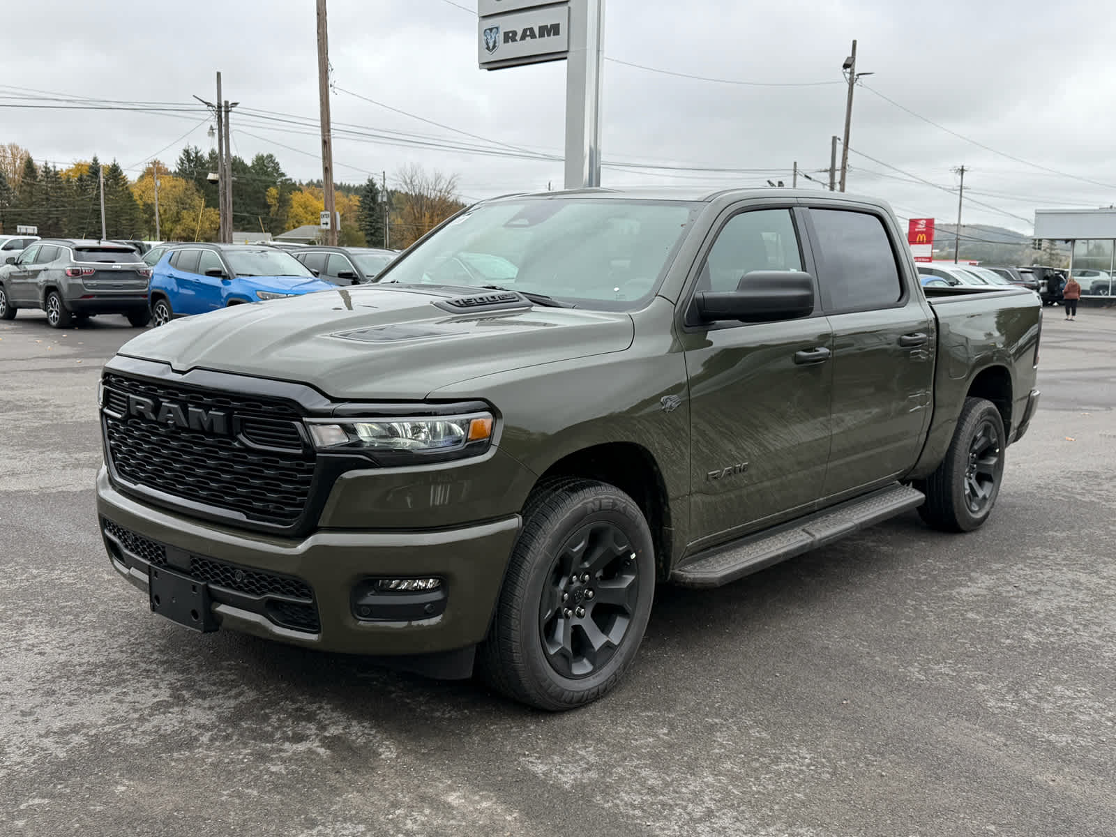 2027 RAM Ram 1500 RAM 1500 EXPRESS CREW CAB 4X4 5'7' BOX