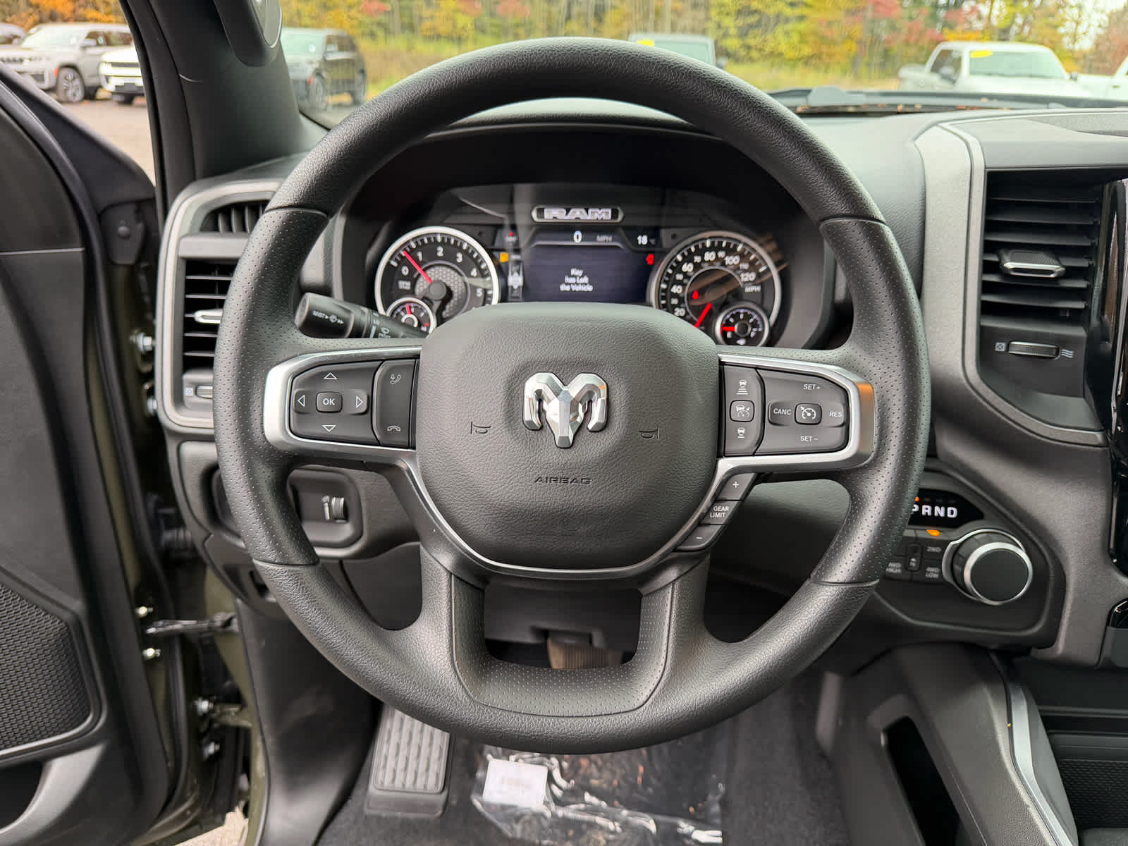 2027 RAM Ram 1500 RAM 1500 EXPRESS CREW CAB 4X4 5'7' BOX