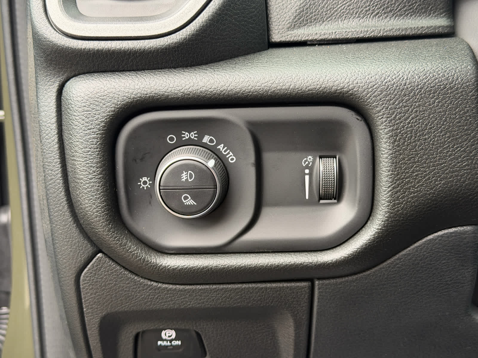 2027 RAM Ram 1500 RAM 1500 EXPRESS CREW CAB 4X4 5'7' BOX