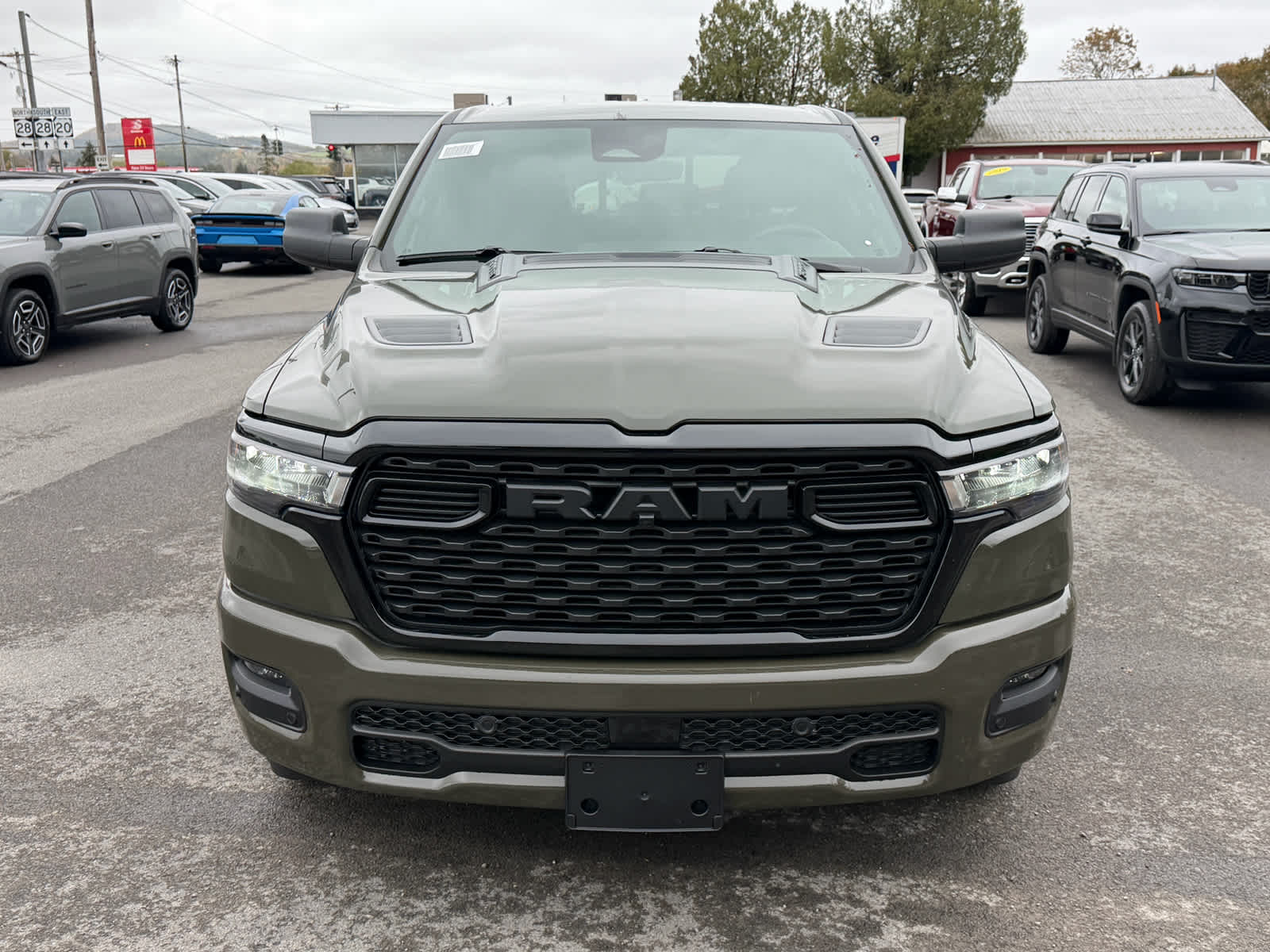 2027 RAM Ram 1500 RAM 1500 EXPRESS CREW CAB 4X4 5'7' BOX