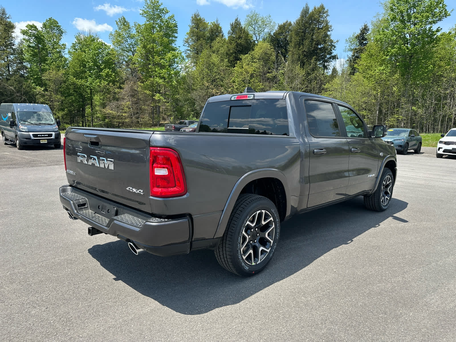 2026 RAM Ram 1500 RAM 1500 LARAMIE CREW CAB 4X4 5'7' BOX