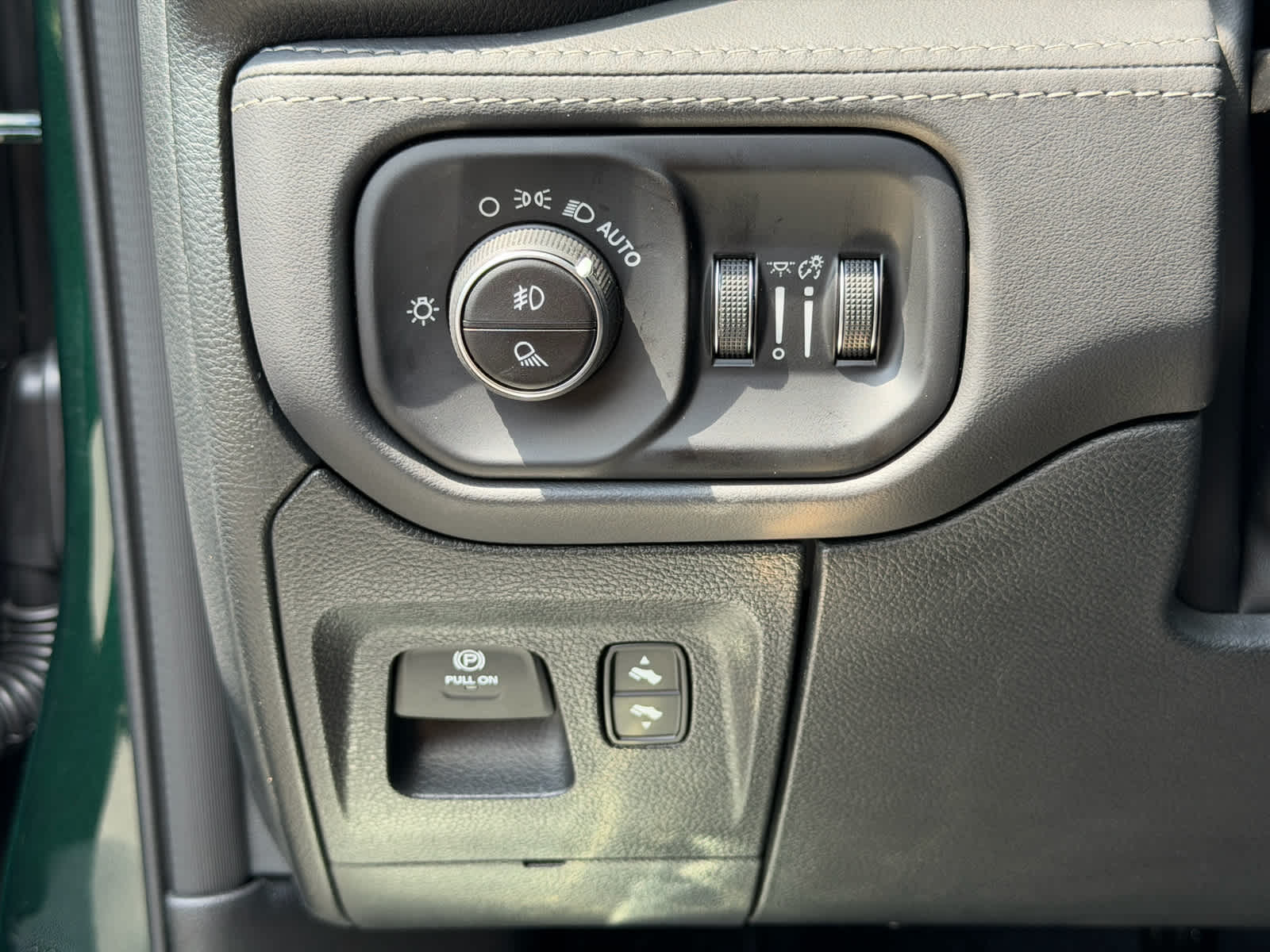 2026 RAM Ram 1500 RAM 1500 RHO CREW CAB 4X4 5'7' BOX