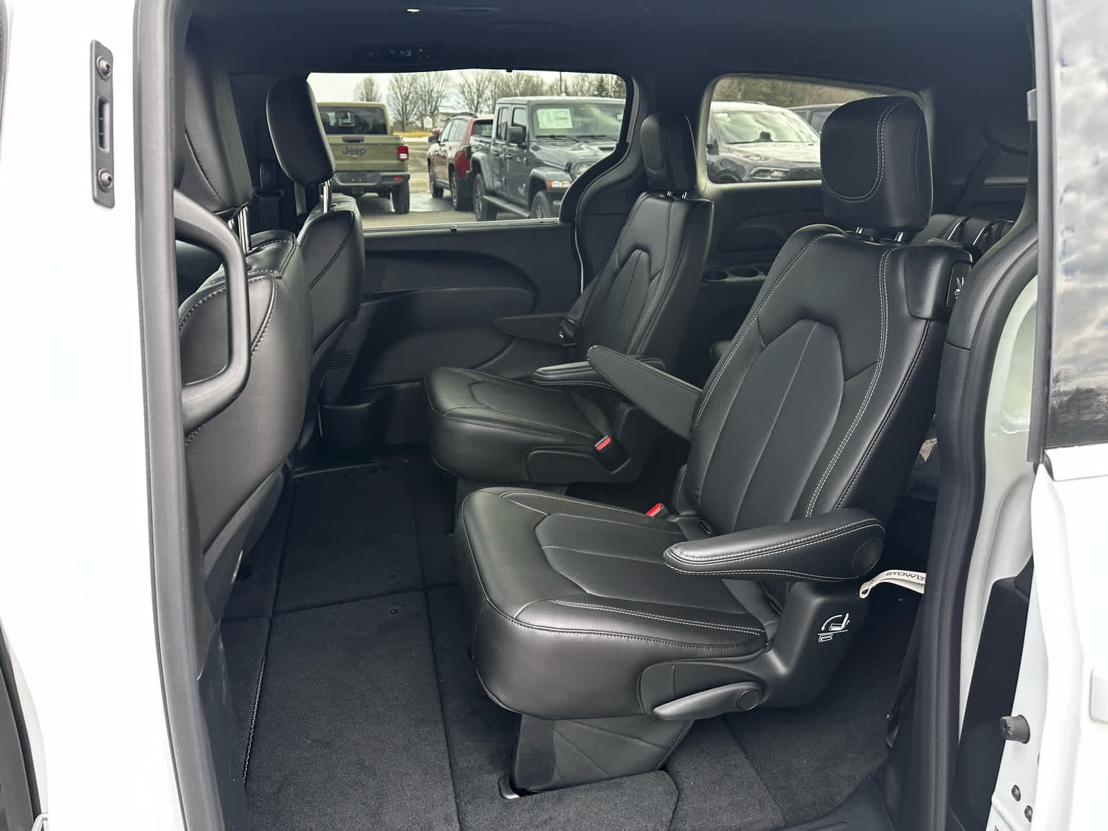 2026 Chrysler Voyager VOYAGER LX