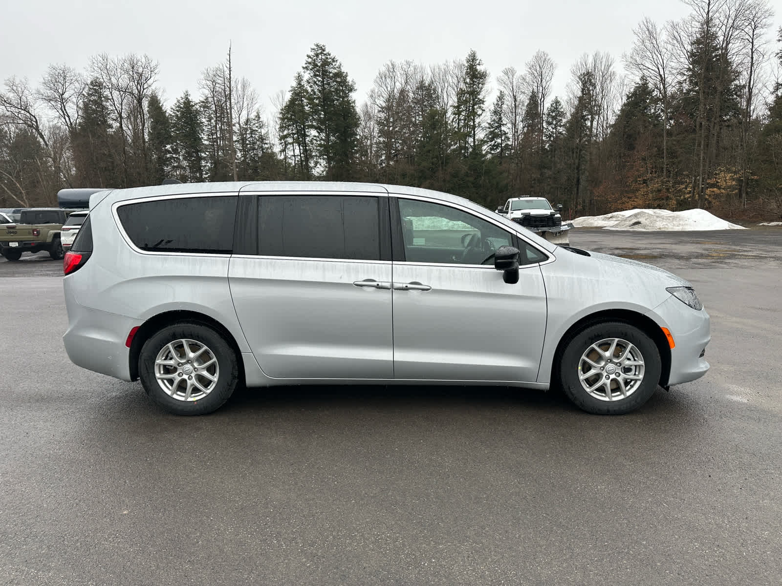 2026 Chrysler Voyager VOYAGER LX