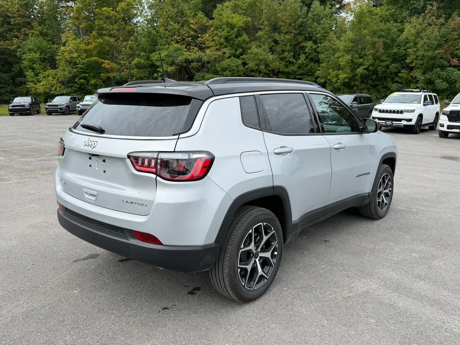 2026 Jeep Compass COMPASS LIMITED 4X4