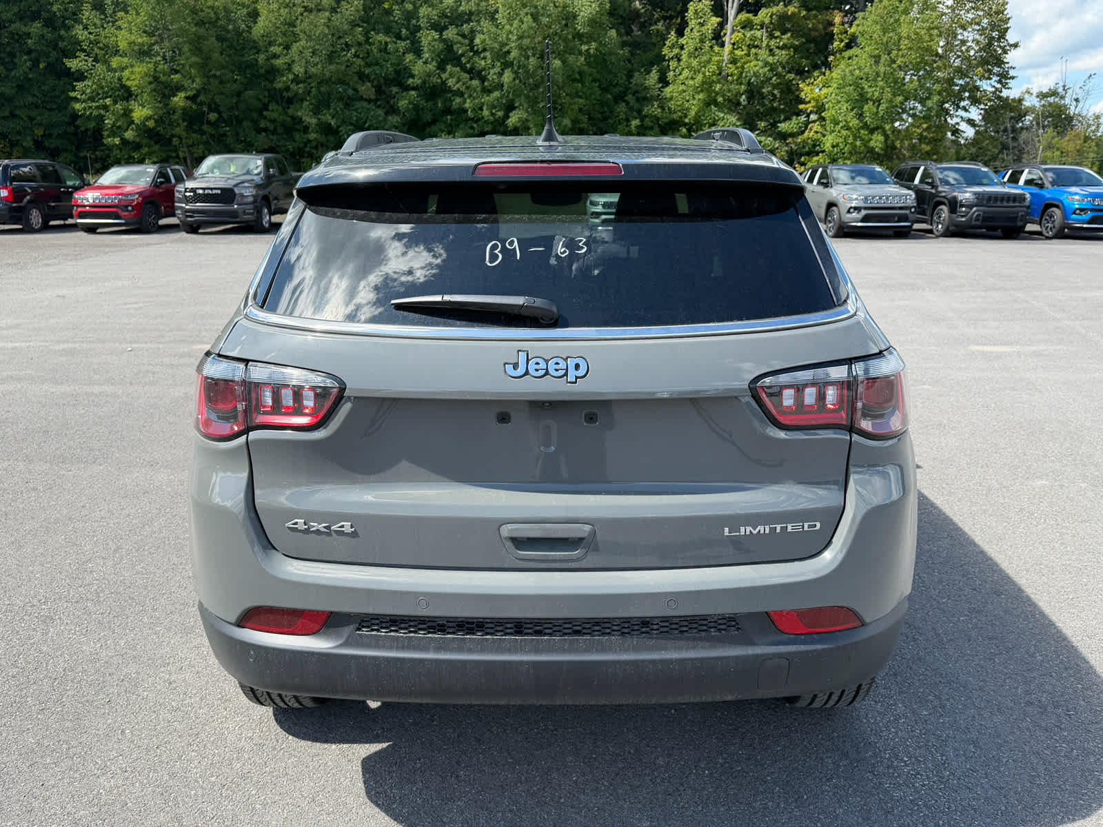 2026 Jeep Compass COMPASS LIMITED 4X4