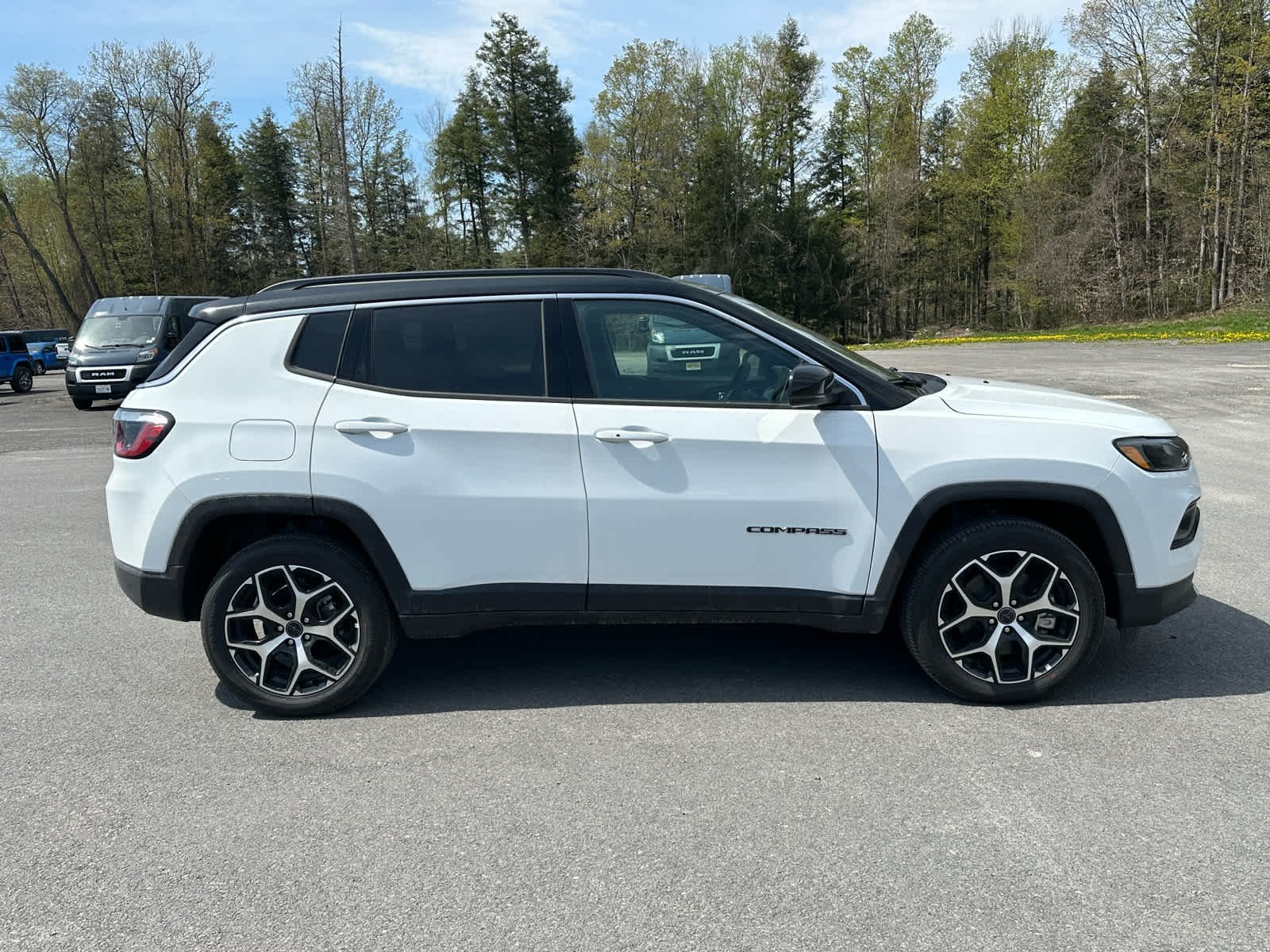 2026 Jeep Compass COMPASS LIMITED 4X4