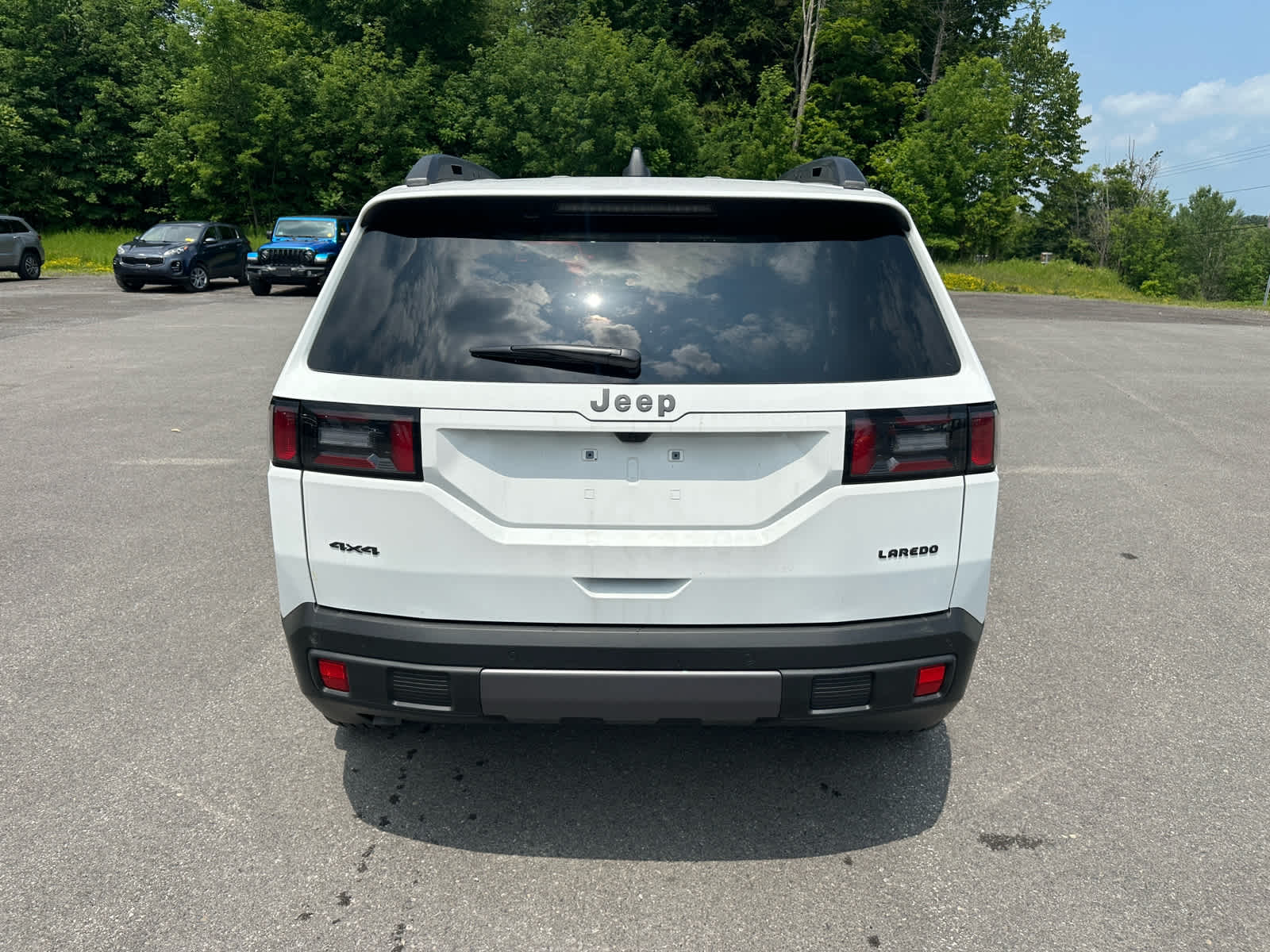 2026 Jeep Cherokee CHEROKEE LAREDO 4X4