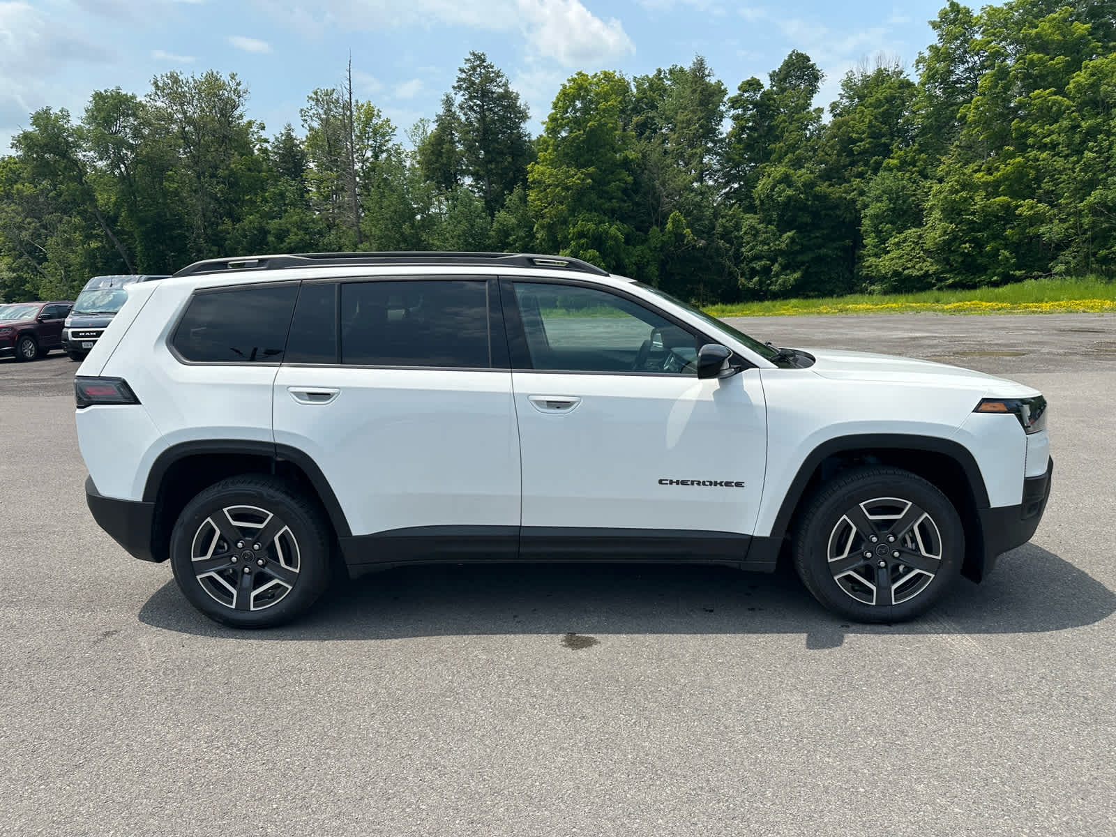 2026 Jeep Cherokee CHEROKEE LAREDO 4X4