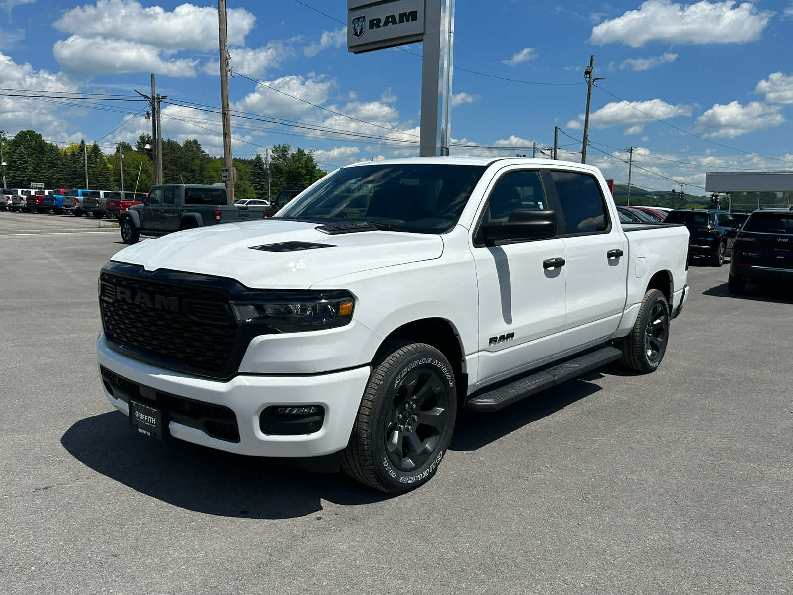 2026 RAM Ram 1500 RAM 1500 EXPRESS CREW CAB 4X4 5'7' BOX